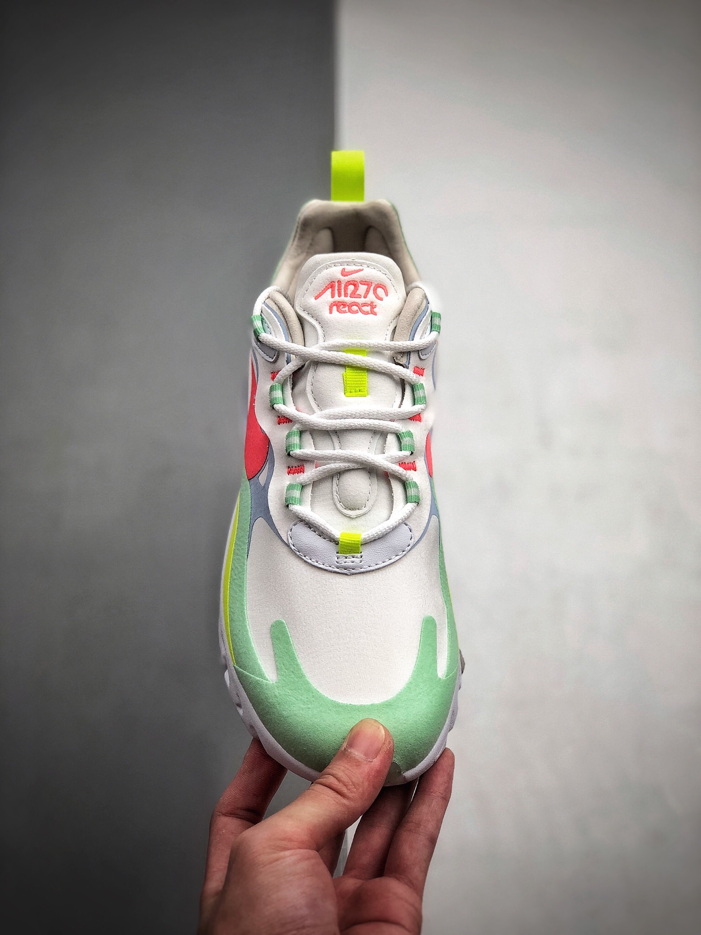 200 公司级 Max 270 糖果色 Nike React Air Max 270混合科技后掌半气垫慢跑鞋 DB5927 161