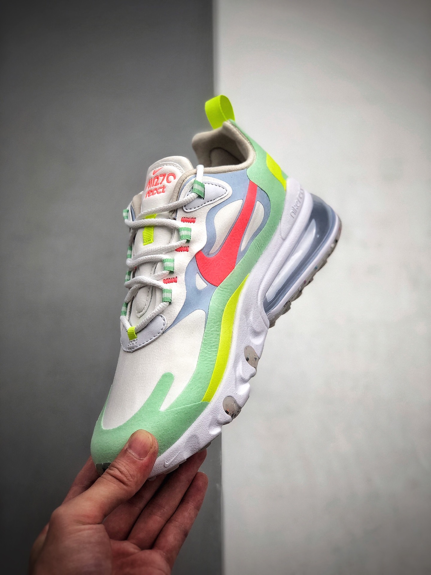 200 公司级 Max 270 糖果色 Nike React Air Max 270混合科技后掌半气垫慢跑鞋 DB5927 161