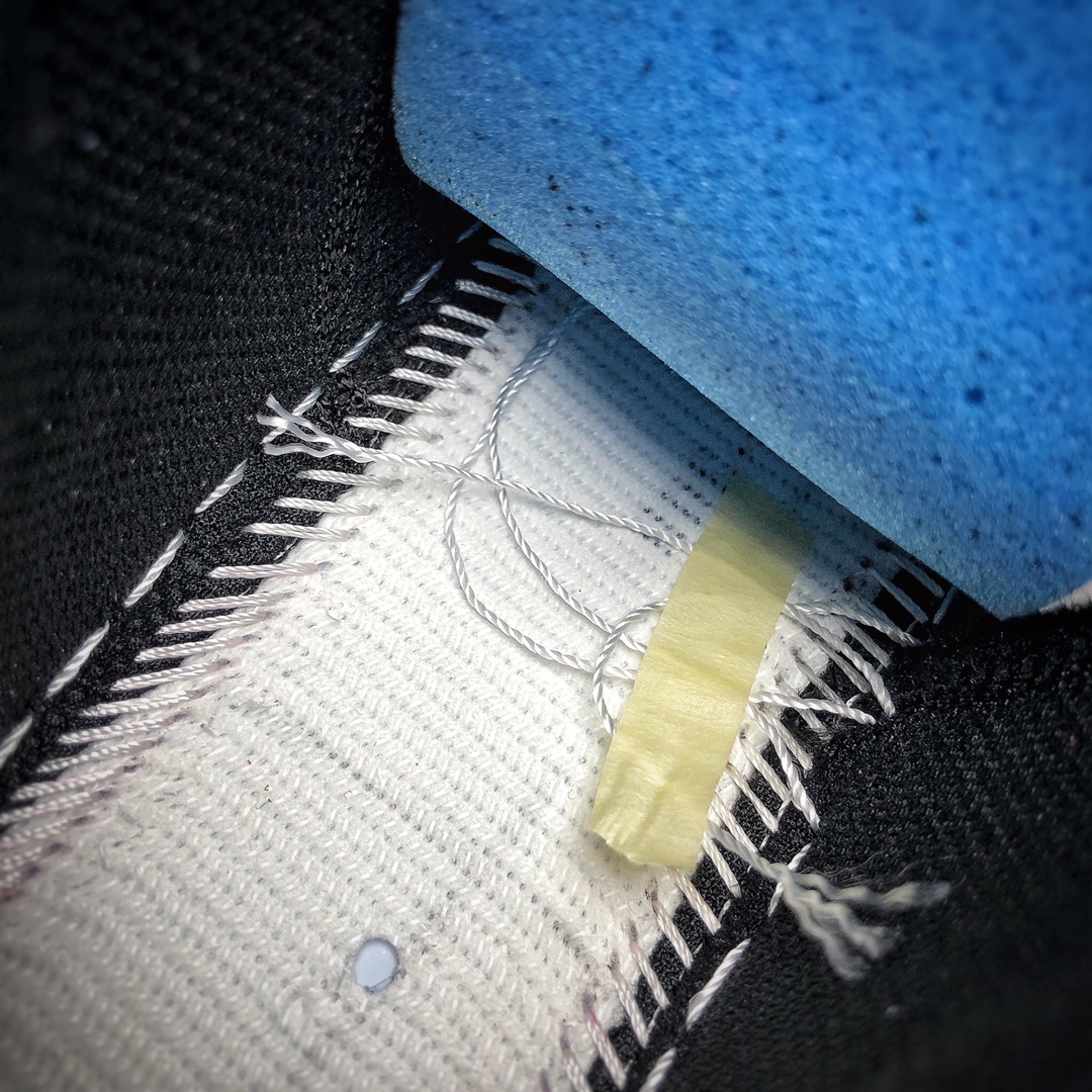 250 AirJordan1中GS“粉红冰棒”中帮运动鞋 555112 002