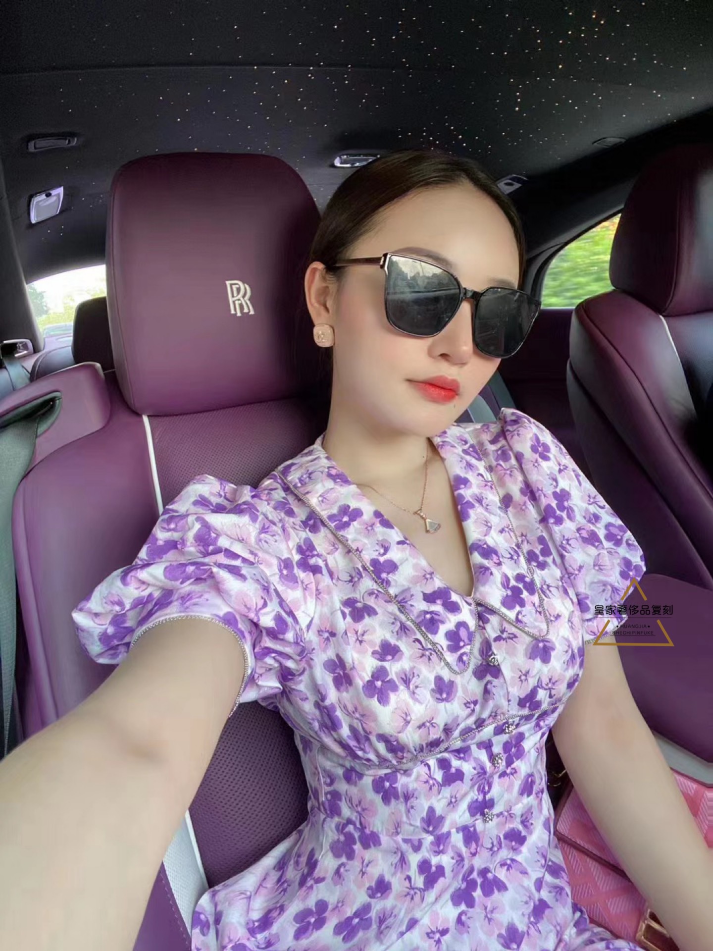 Unknown 美女，带上法兰克满天星气质更上一层
