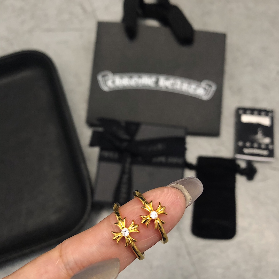 Chrome Hearts 新品上架Chrome hearts 克罗心十字架单钻戒指