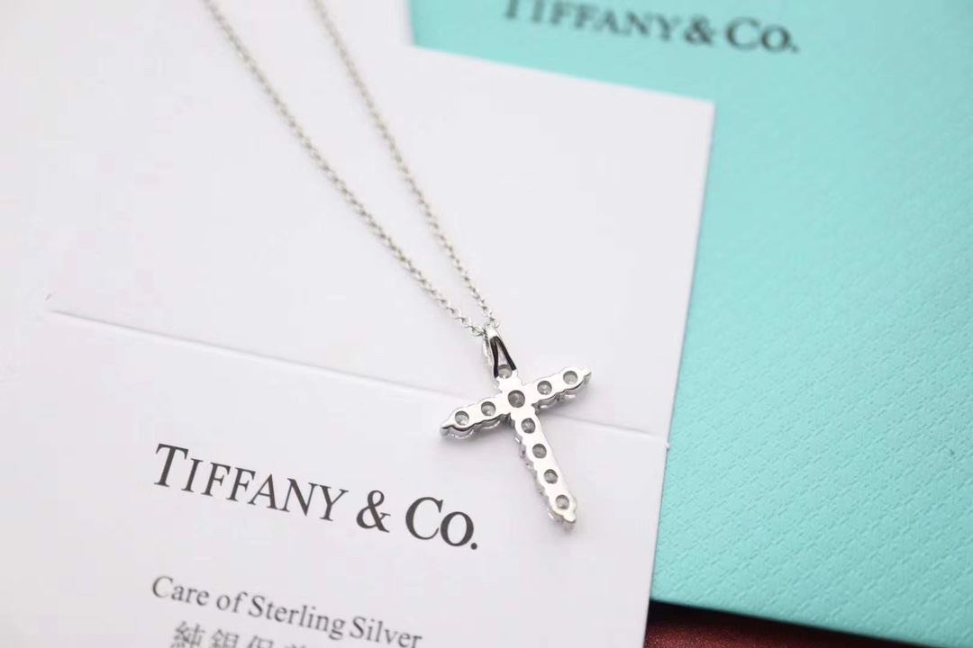 Tiffany & Co. Tiff*ny&Co.满钻十字架锁骨项链
