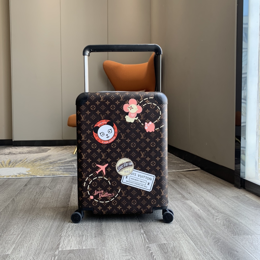 La nueva maleta Horizon reinventa el clásico legendario de Louis Vuitton con creatividad individual, adornando la icóni…
