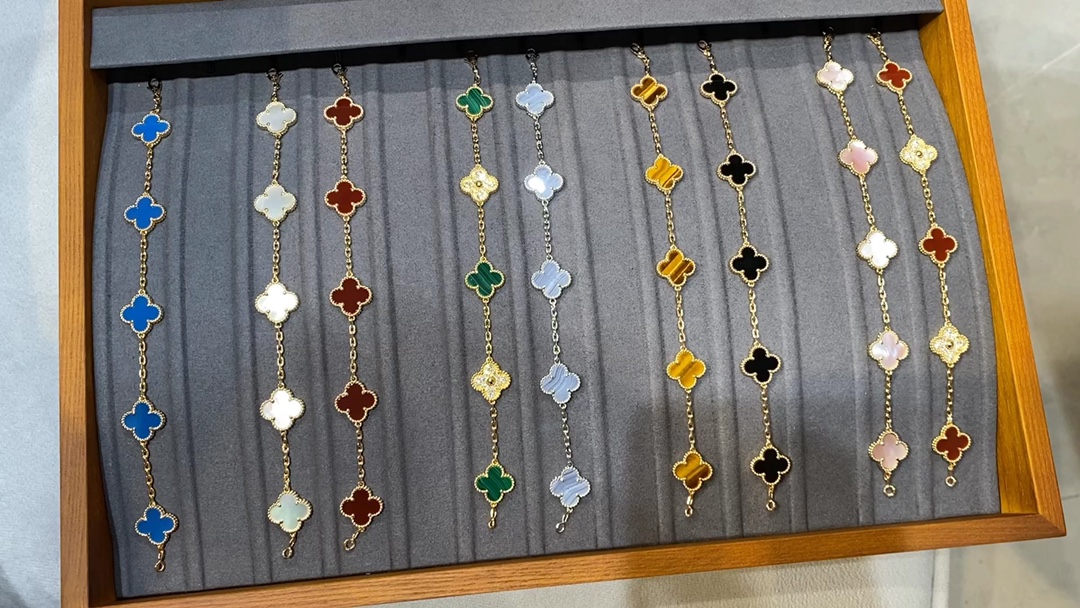 VCA Bracelet