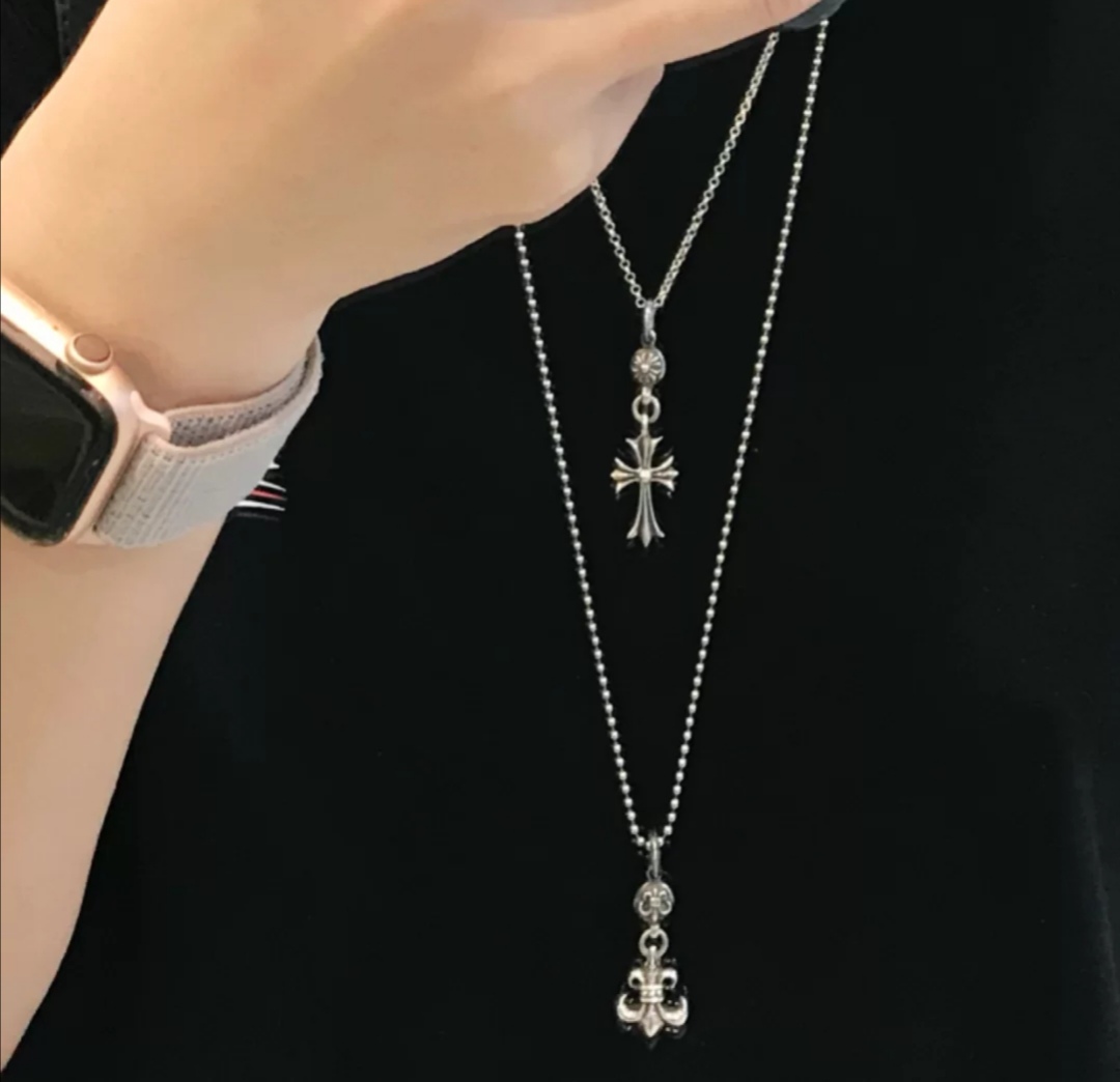 Chrome Hearts 𝗖𝗵𝗿𝗼𝗺𝗲 𝗛𝗲𝗮𝗿𝘁𝘀 克罗心童军花项链