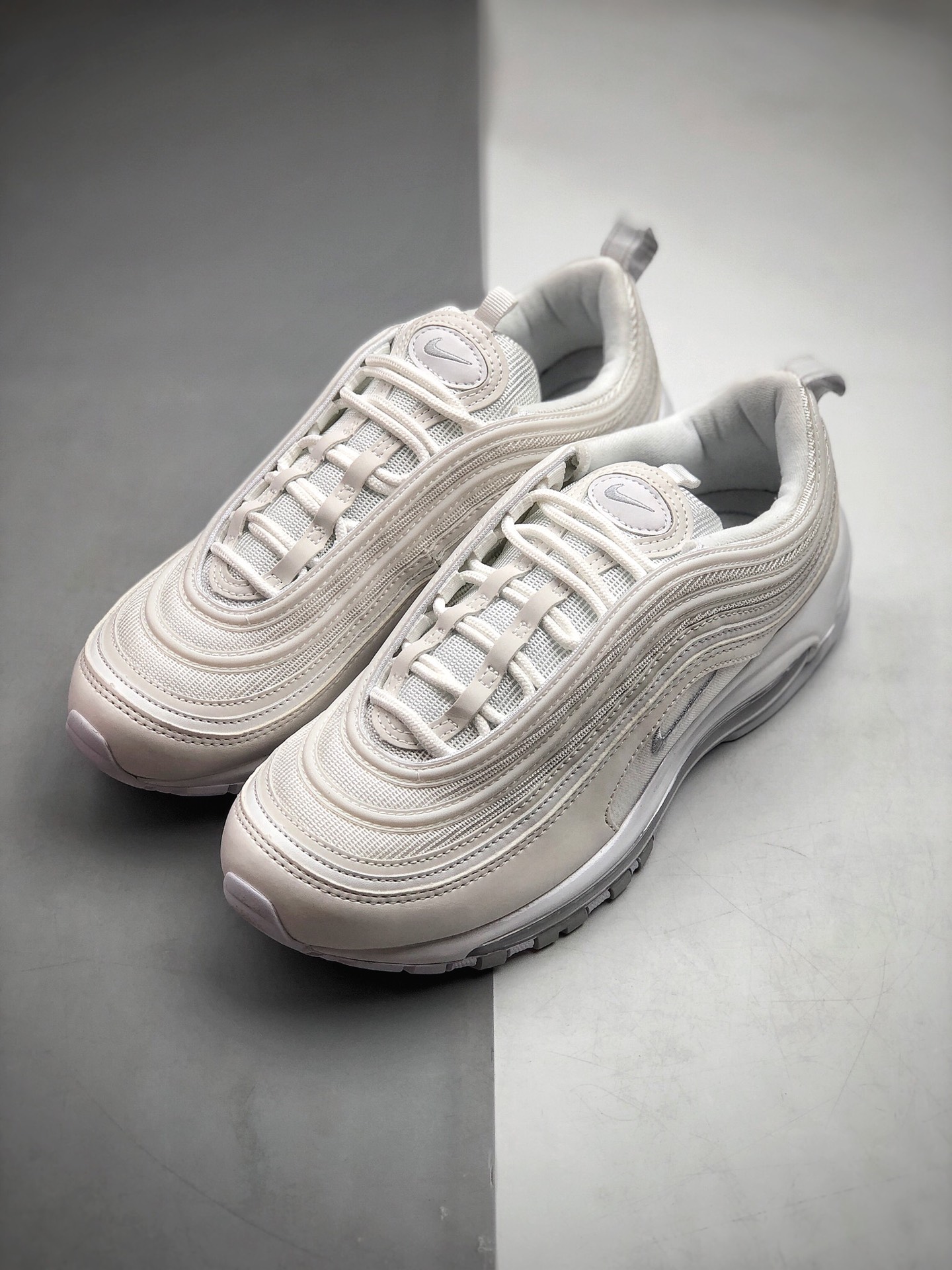 200  NIKE AIR MAX 97子弹 3M“白子弹” 复古全掌气垫跑步鞋  921733-100