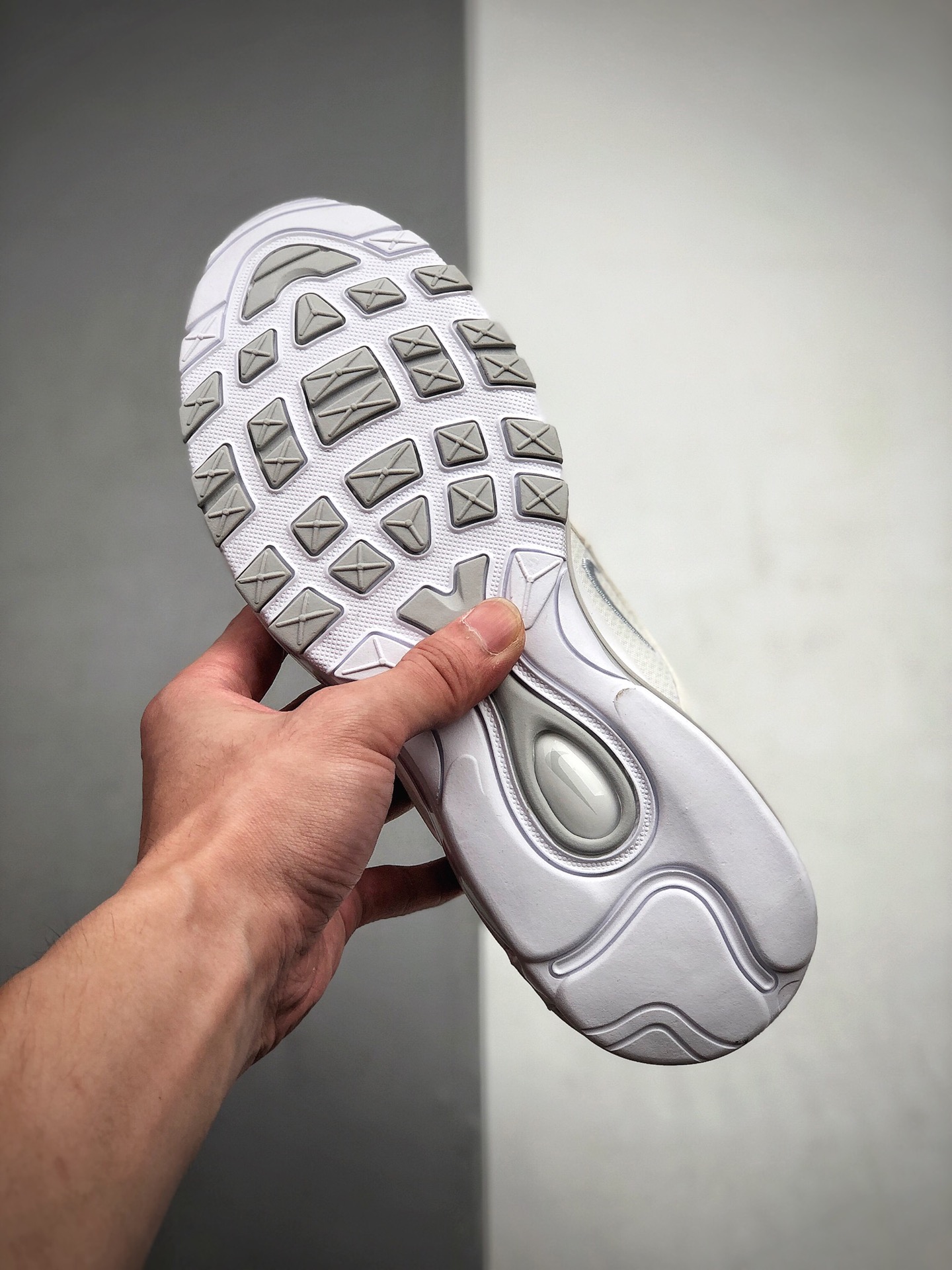 200  NIKE AIR MAX 97子弹 3M“白子弹” 复古全掌气垫跑步鞋  921733-100