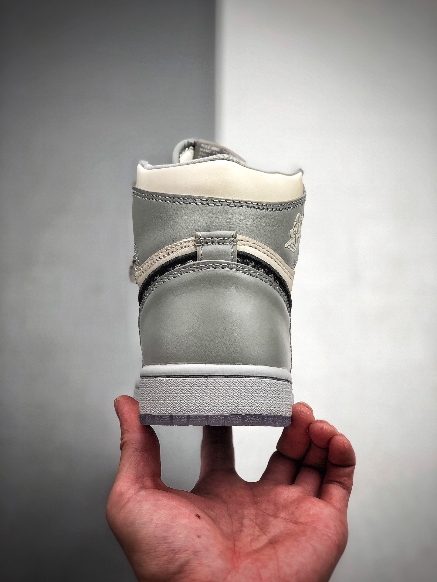 350  原盒 、耐克 Dior x Air Jordan 1 High OG “迪奥联名”AJ1中邦休闲篮球鞋553668-999
