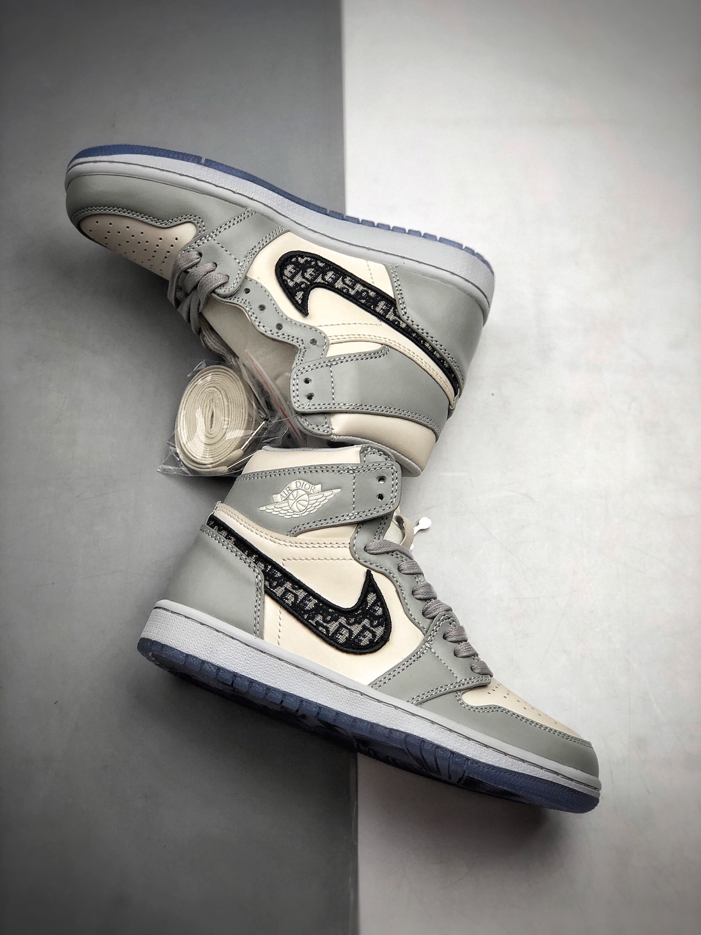350  原盒 、耐克 Dior x Air Jordan 1 High OG “迪奥联名”AJ1中邦休闲篮球鞋553668-999