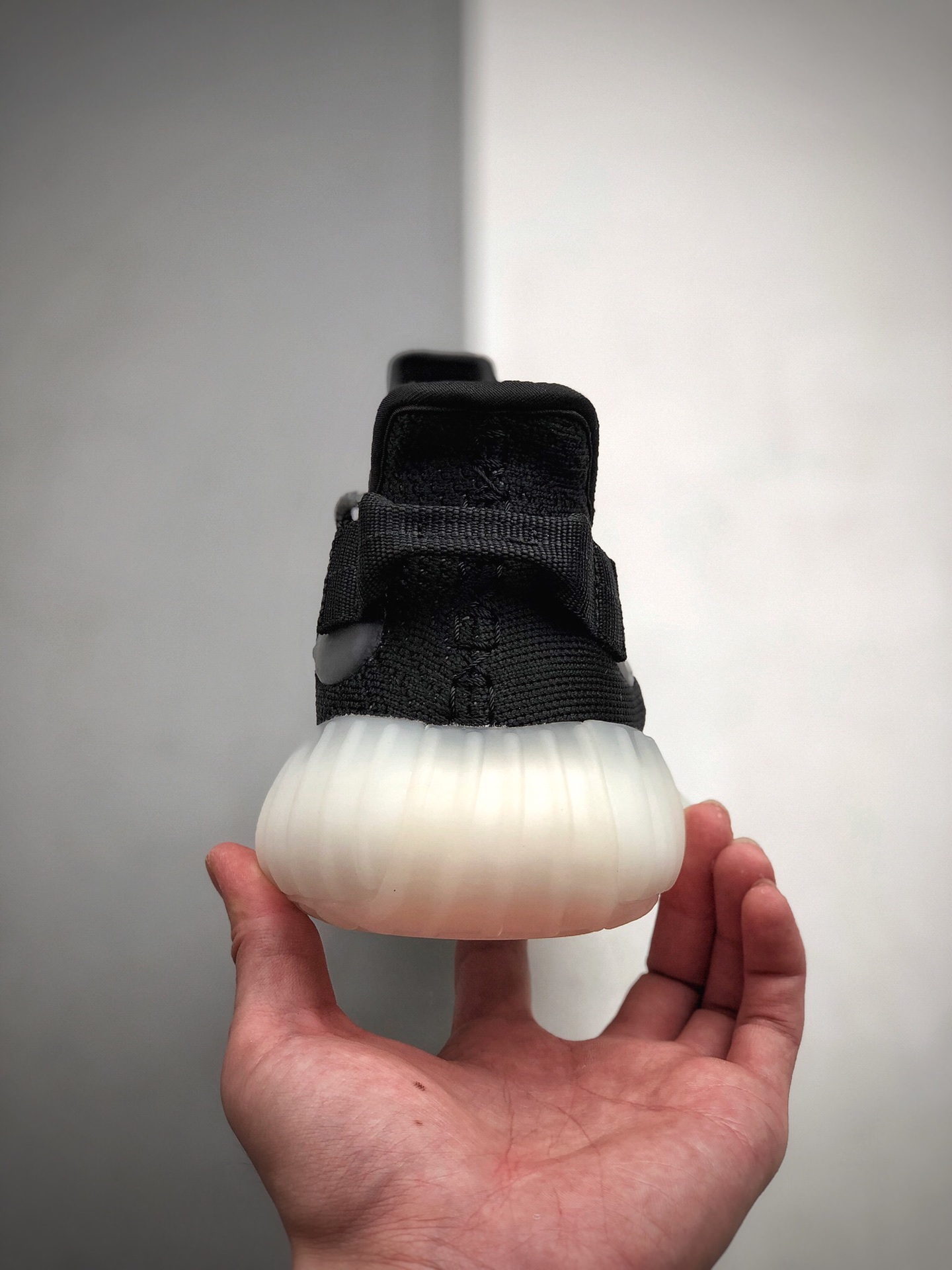 350 侃爷再度联乘Adidas Yeezy Boost 350 V3  百搭轻便爆米花中底休闲运动慢跑鞋FC9219