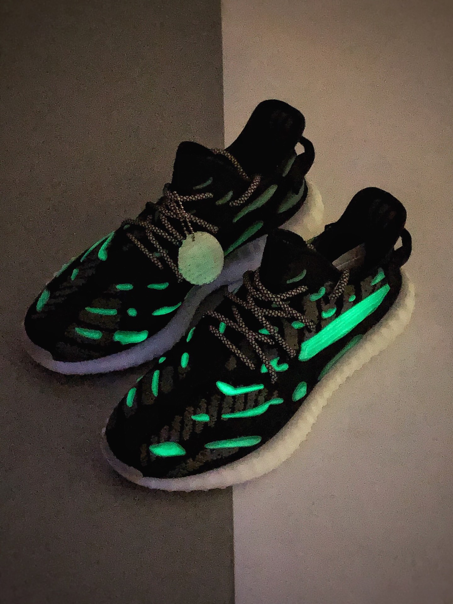 350 侃爷再度联乘Adidas Yeezy Boost 350 V3  百搭轻便爆米花中底休闲运动慢跑鞋FC9219