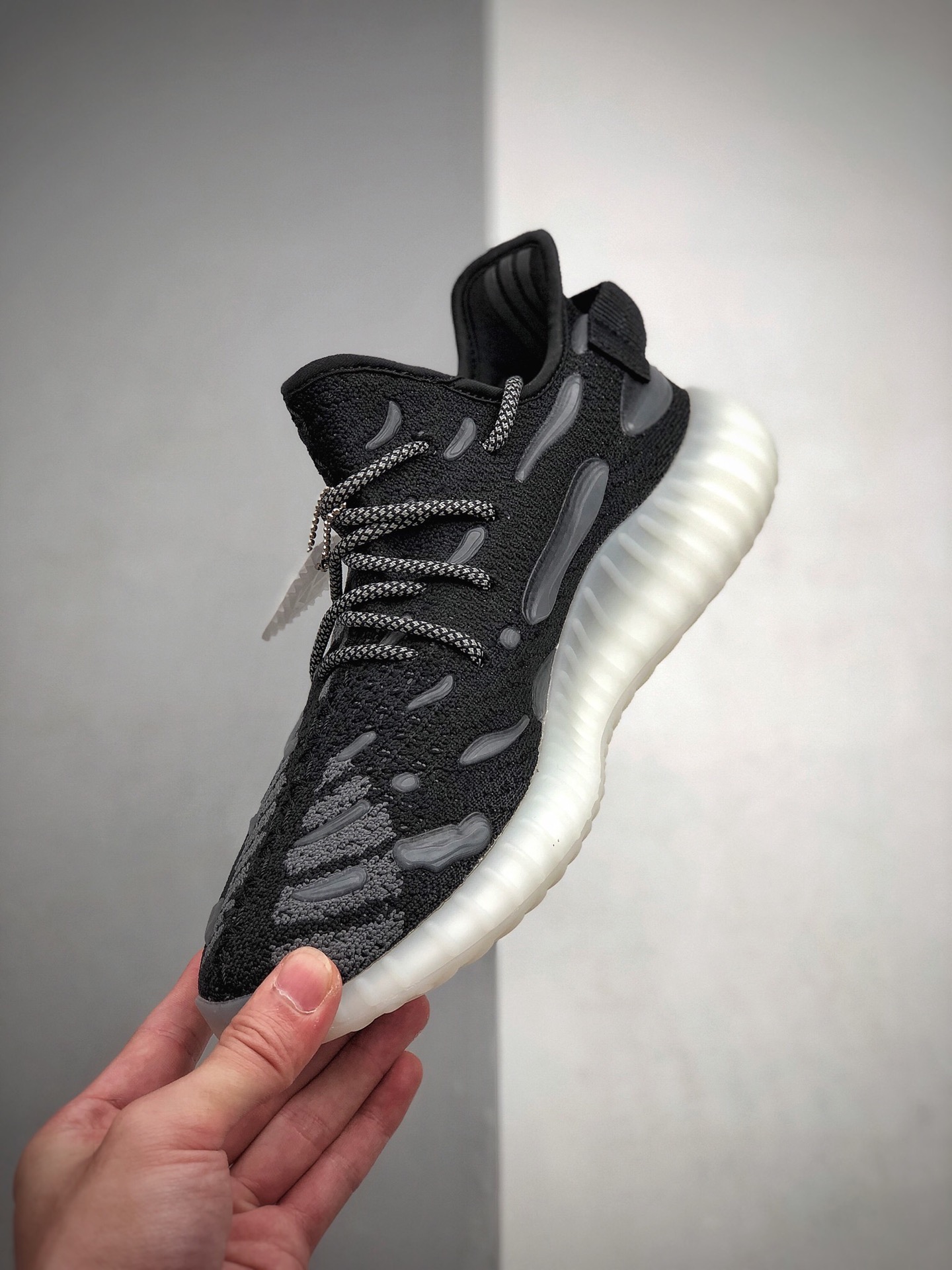 350 侃爷再度联乘Adidas Yeezy Boost 350 V3  百搭轻便爆米花中底休闲运动慢跑鞋FC9219