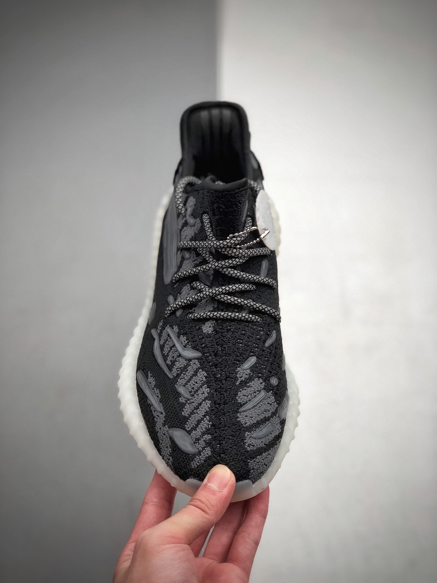 350 侃爷再度联乘Adidas Yeezy Boost 350 V3  百搭轻便爆米花中底休闲运动慢跑鞋FC9219