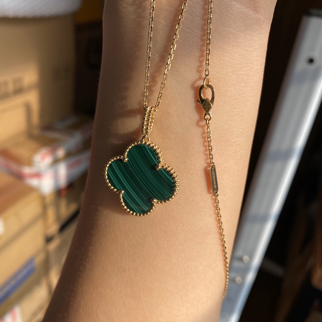 Van Cleef & Arpels VCA大花毛衣链