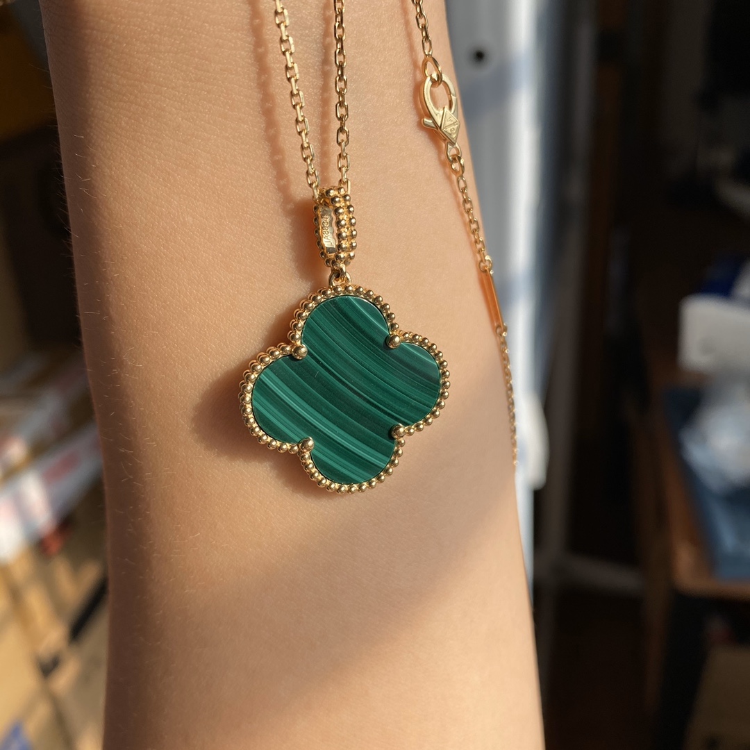 Van Cleef & Arpels VCA大花毛衣链
