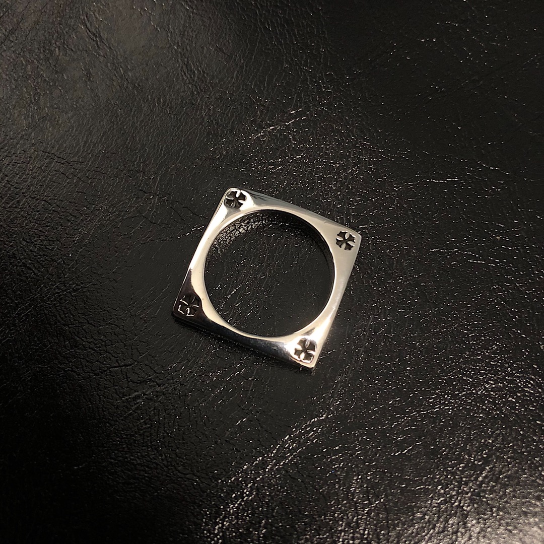 Chrome Hearts 新品上架𝗖𝗵𝗿𝗼𝗺𝗲 𝗛𝗲𝗮𝗿𝘁𝘀 克罗心新品KH方形四十字戒指