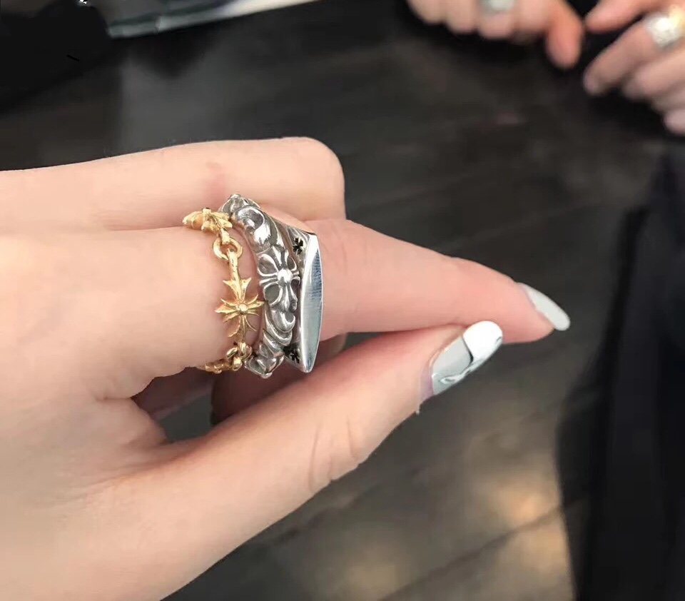 Chrome Hearts 新品上架𝗖𝗵𝗿𝗼𝗺𝗲 𝗛𝗲𝗮𝗿𝘁𝘀 克罗心新品KH方形四十字戒指