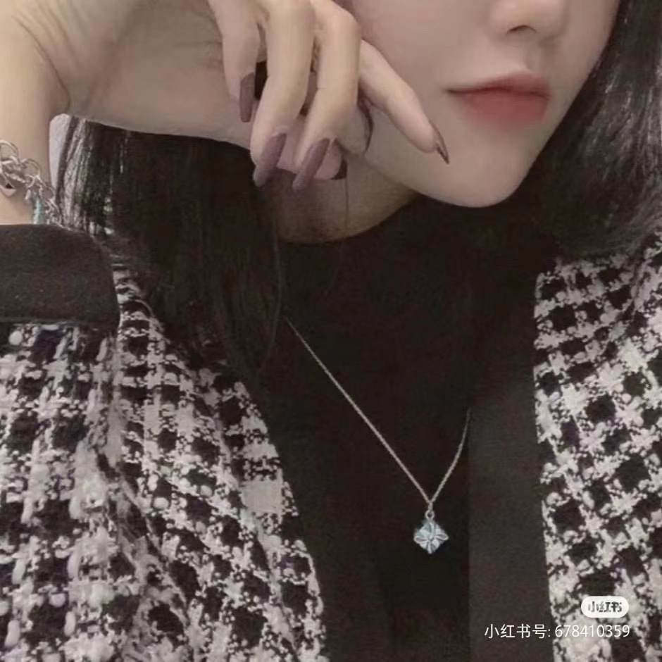 Tiffany & Co. Tiff*ny&Co.蓝色礼物盒 纯银锁骨项链