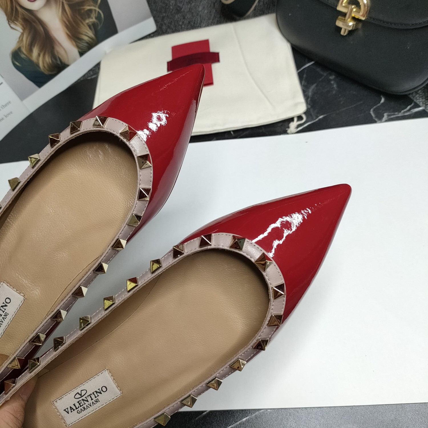 Warren’s Stylish High-End Flat Shoes Collection: Black, White, Red, Sizes 34-42 - 图片 3