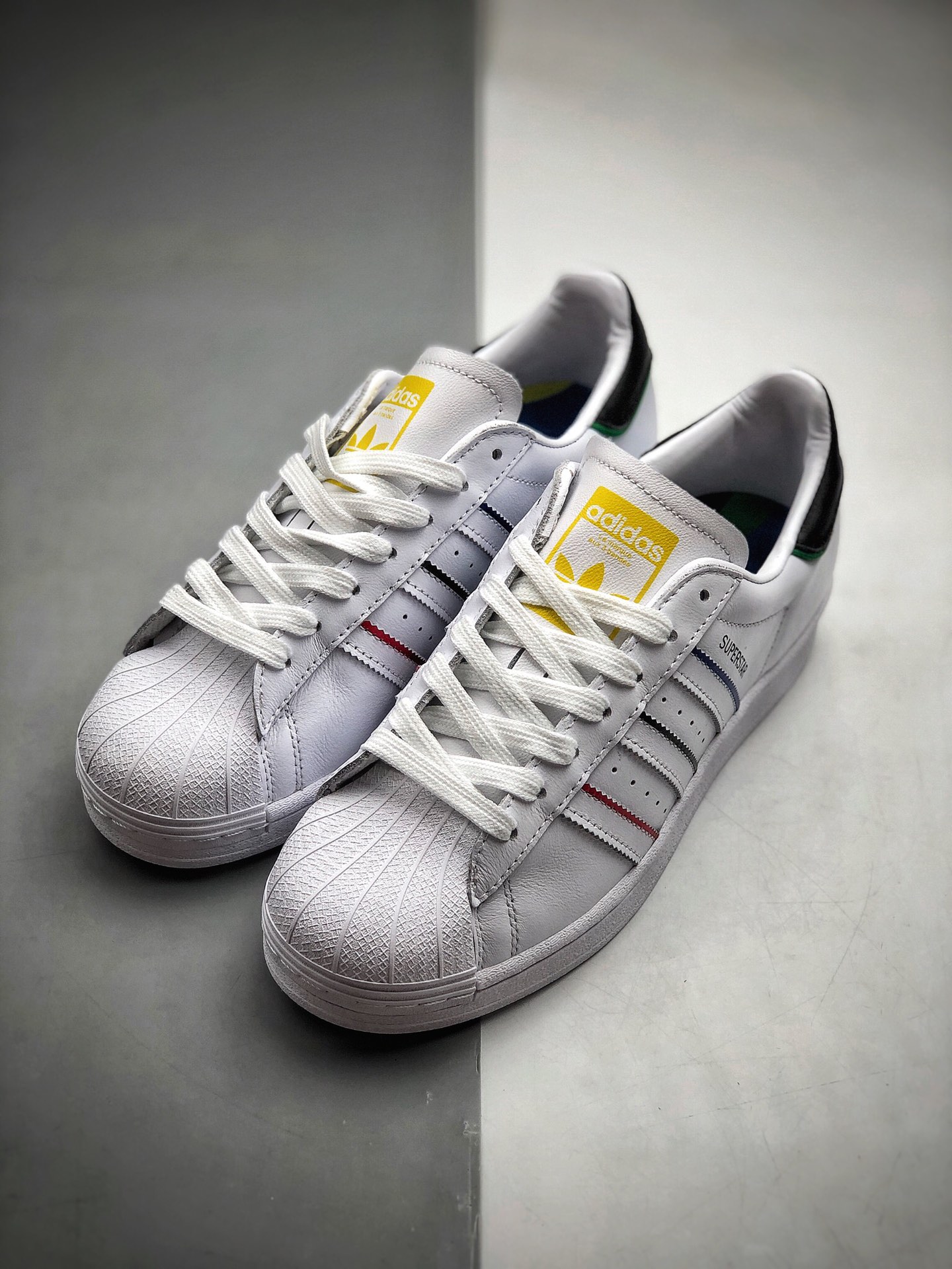 200 韩国原单阿迪达斯adidas三叶草 Originals Superstar Superstar50周年多彩FY2325