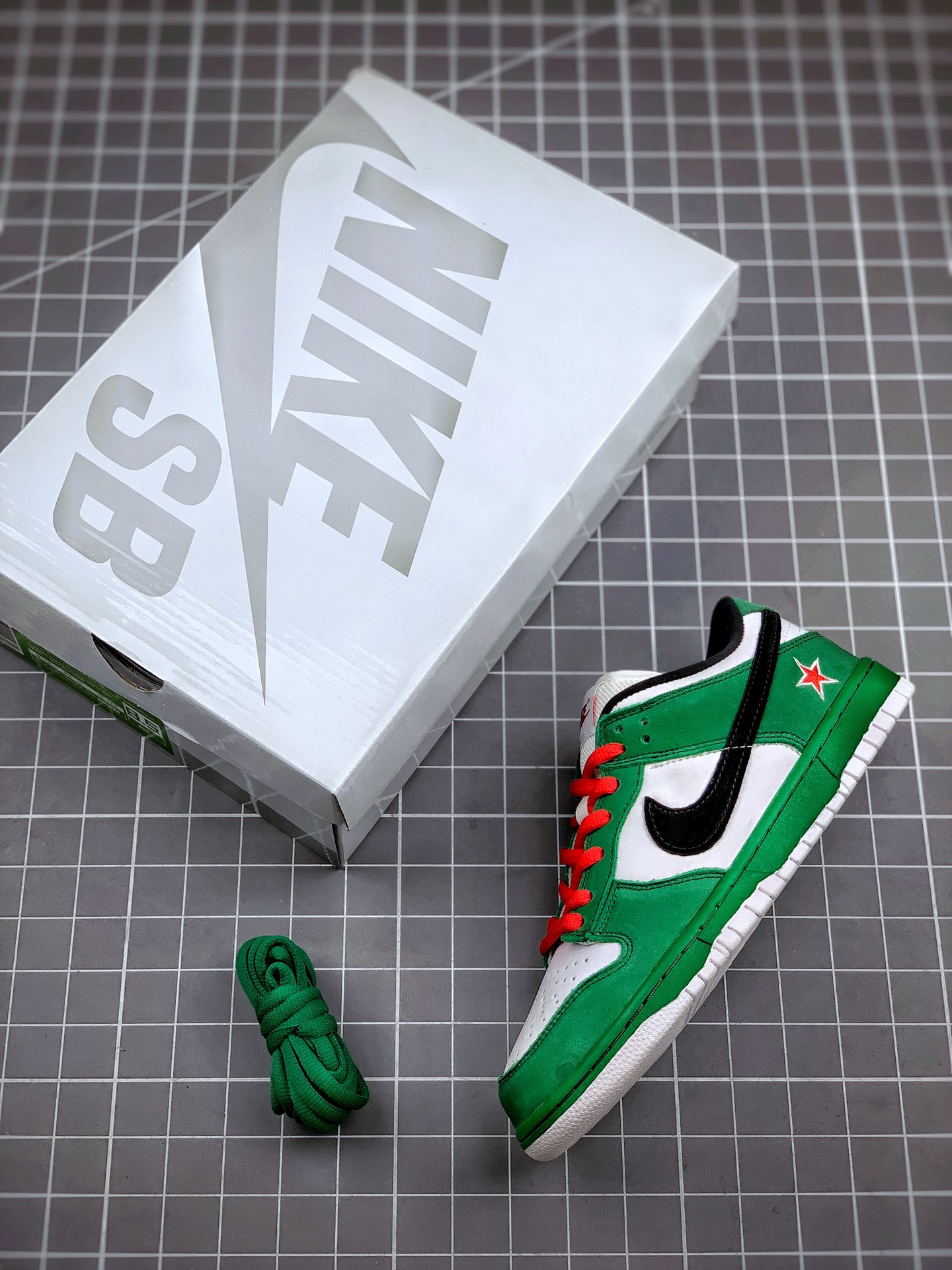 250 NK Dunk SB ”Heineken” 经典鞋王“喜力”
