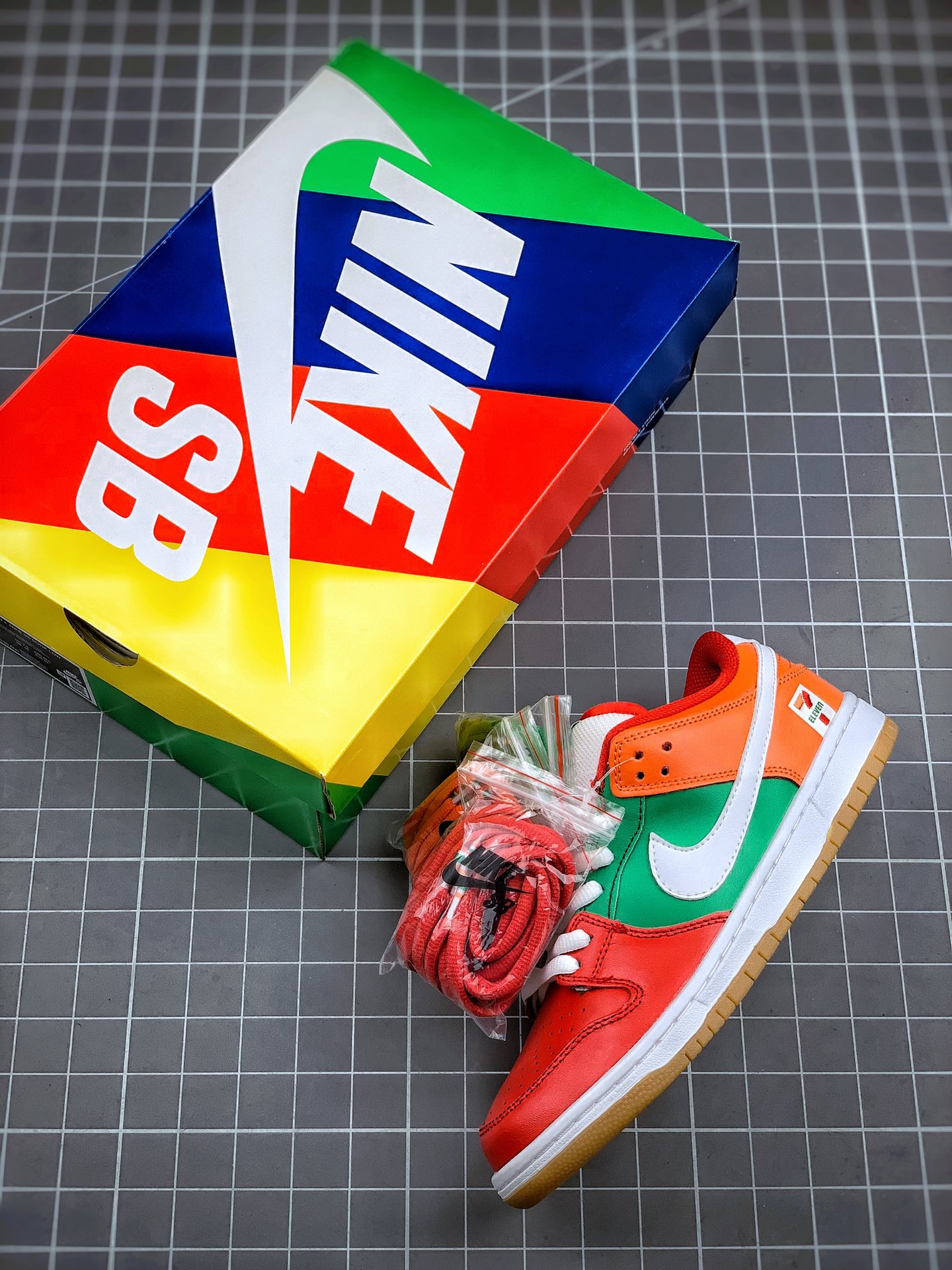 250 7-Eleven x NK SB Dunk Low 日本便利店7-11联名 CZ5130-600