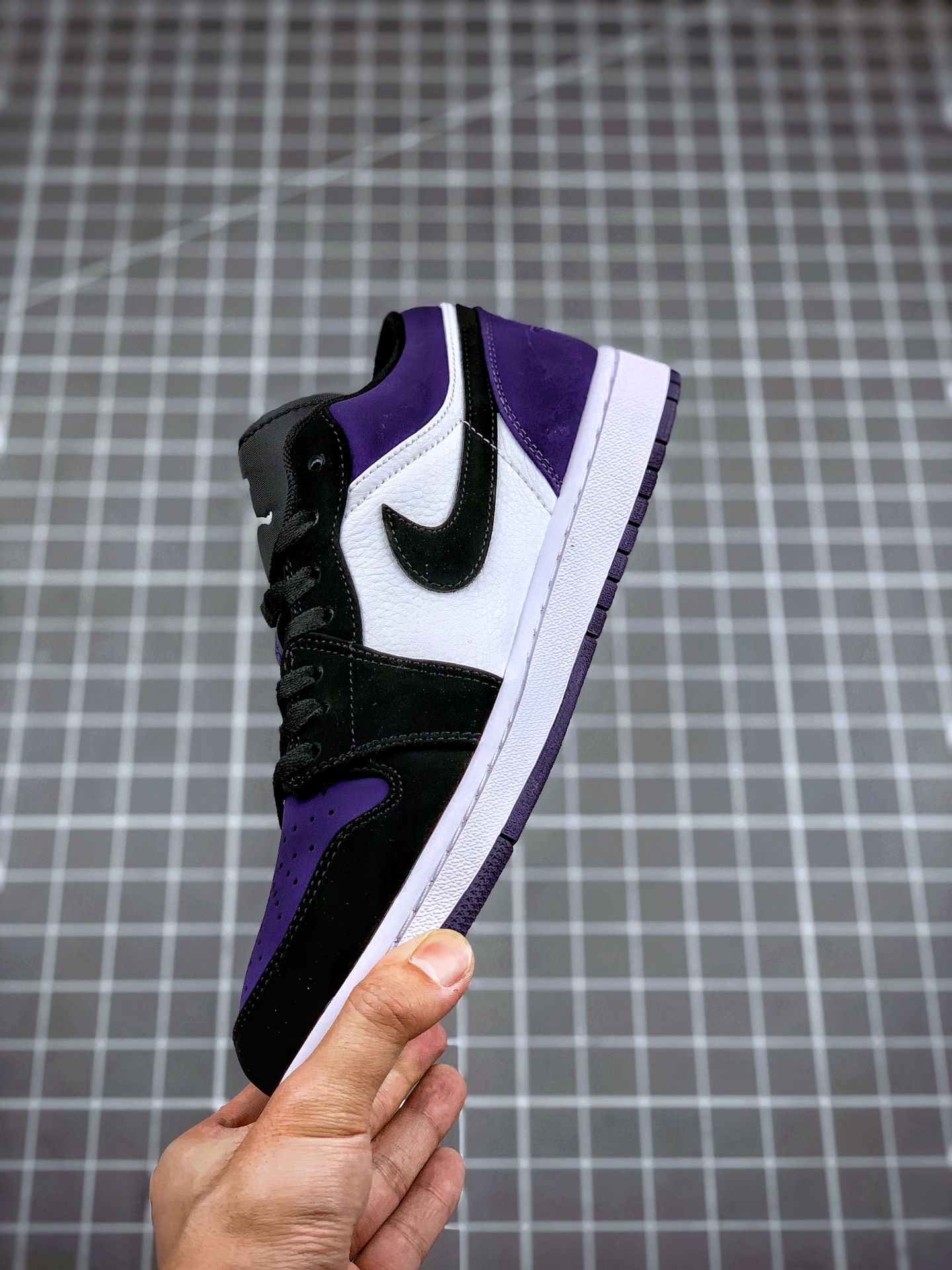 200   Air Jordan 1 Low 黑紫脚趾 553558-125