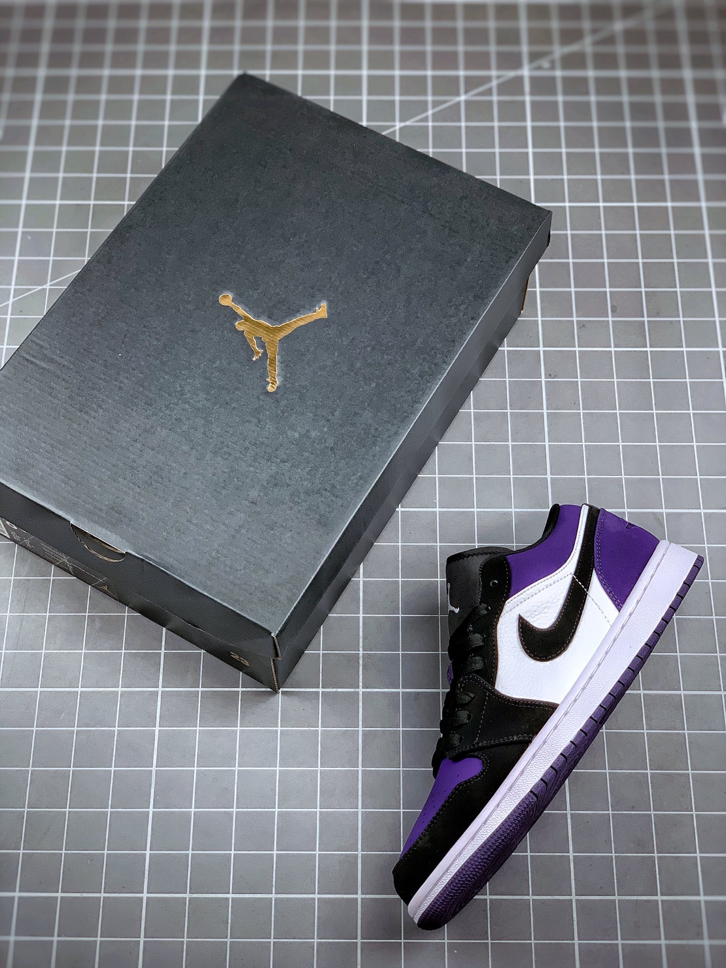 200   Air Jordan 1 Low 黑紫脚趾 553558-125