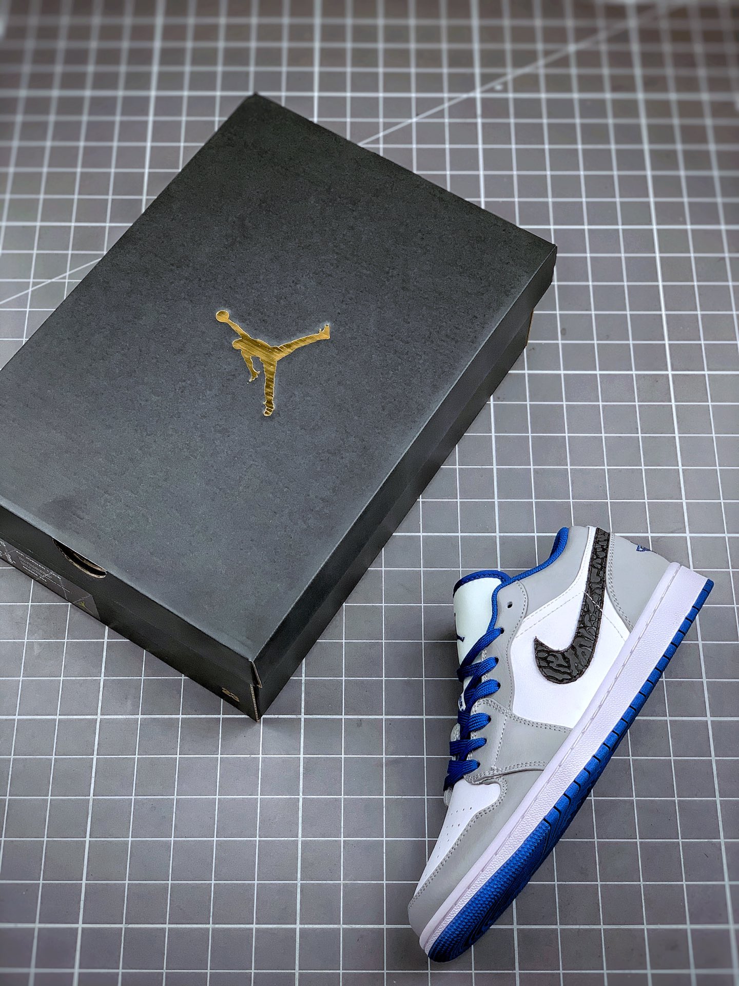 200 核心主推   Air Jordan 1 Low 独立日 狼灰 553558-103