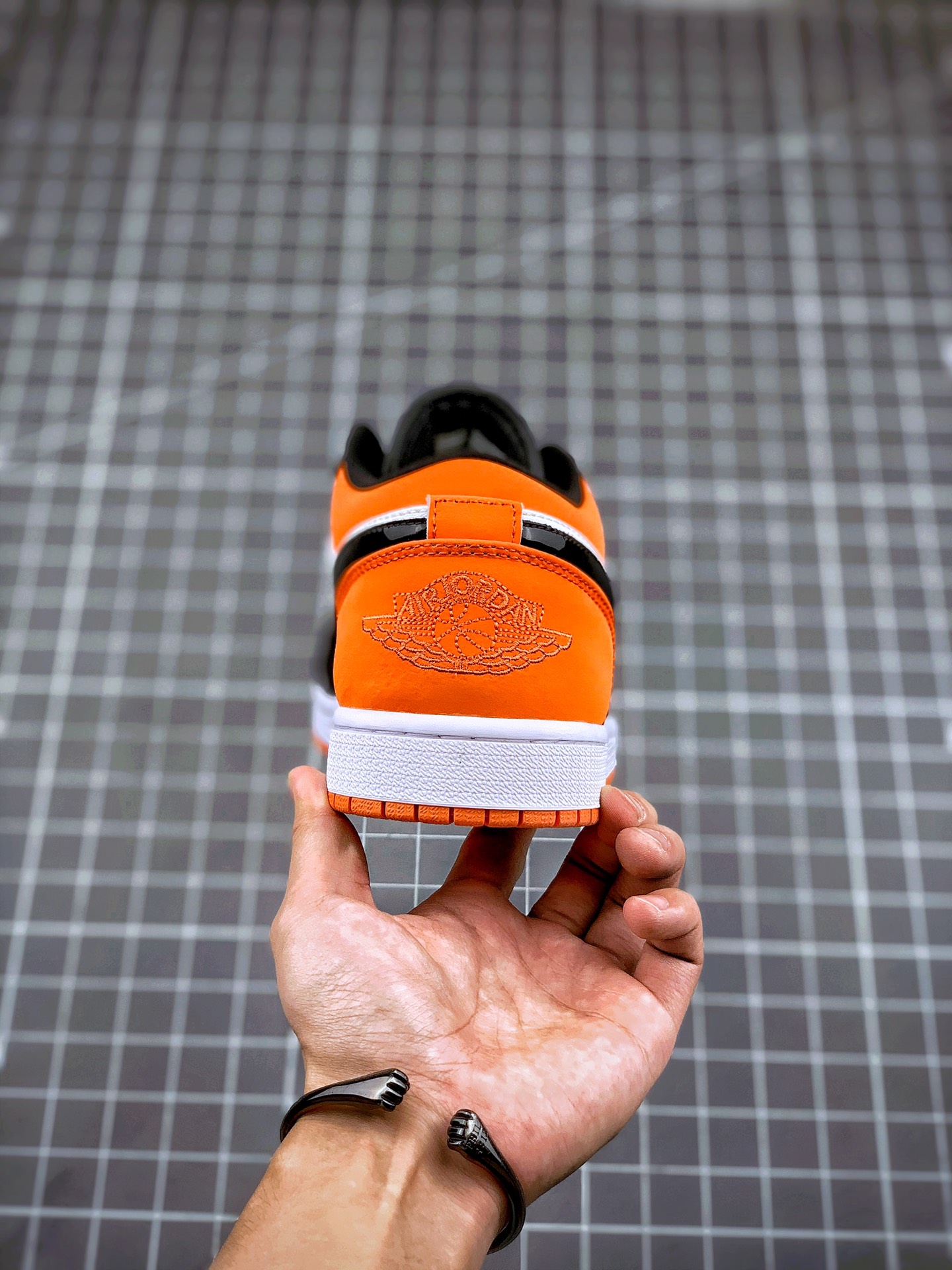 200  Air Jordan 1 Low 扣碎篮板 553558-128