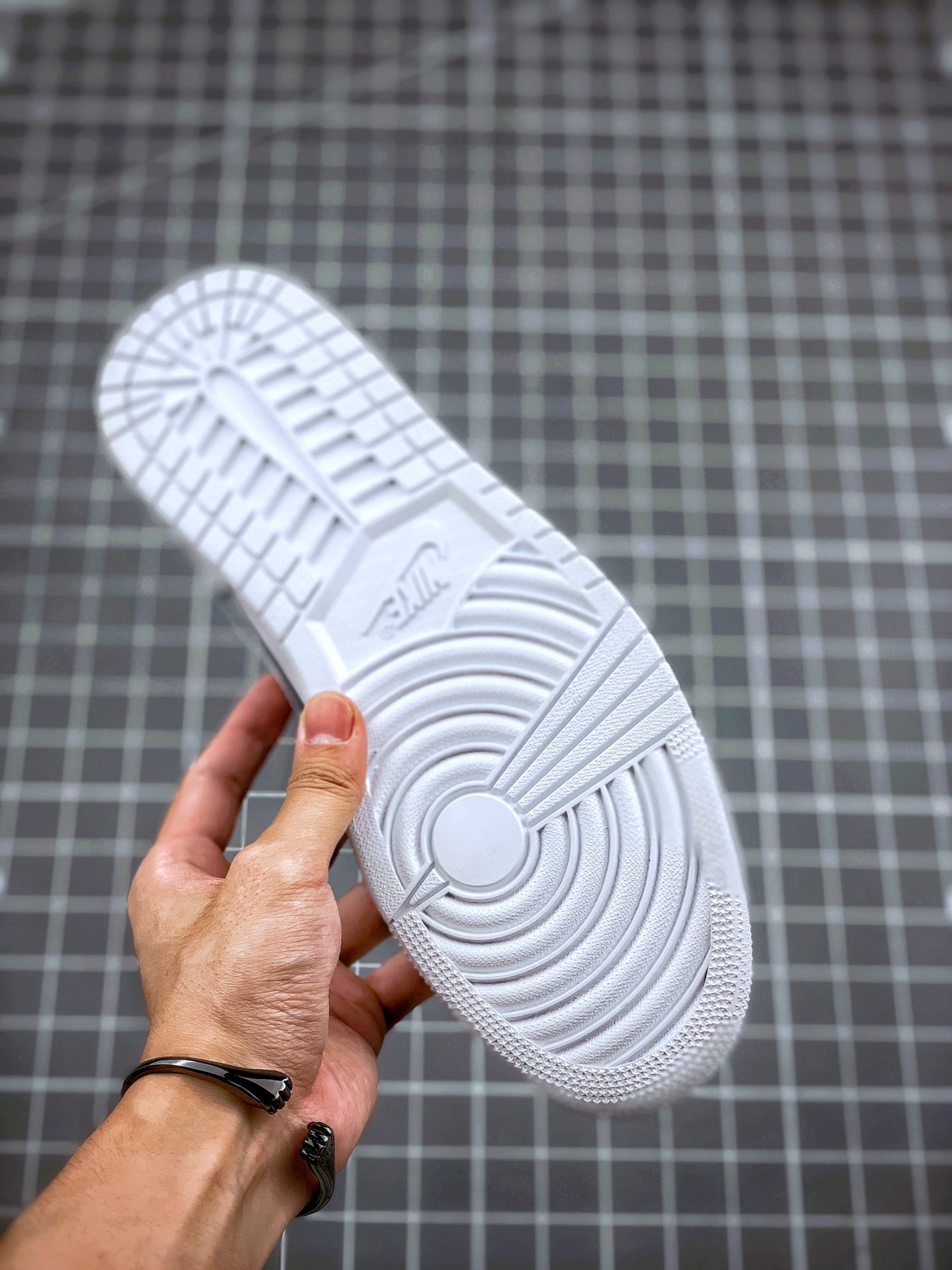250 核心主推   Air Jordan 1 Mid 白黑3M镭射 天猫外贸客户订单