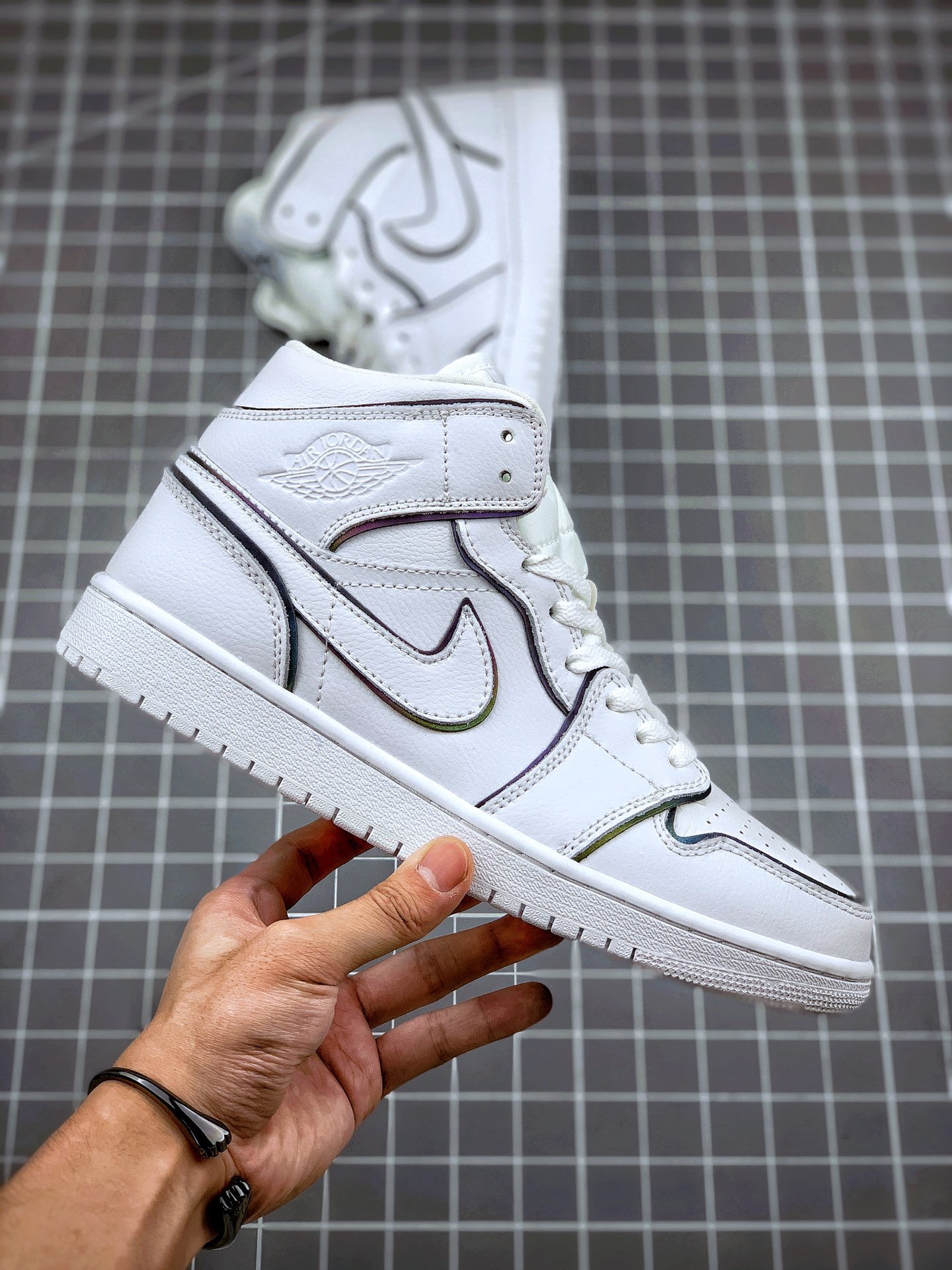 250 核心主推   Air Jordan 1 Mid 白黑3M镭射 天猫外贸客户订单