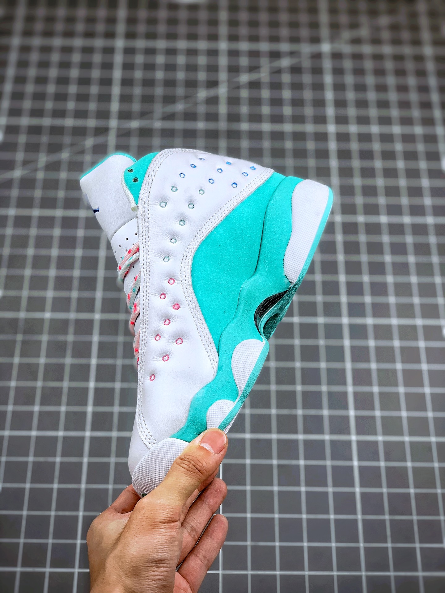 300 Air Jordan 13 ”Aurora Green” （GS）  13彩蛋出货 绝对的女神专属439358-100