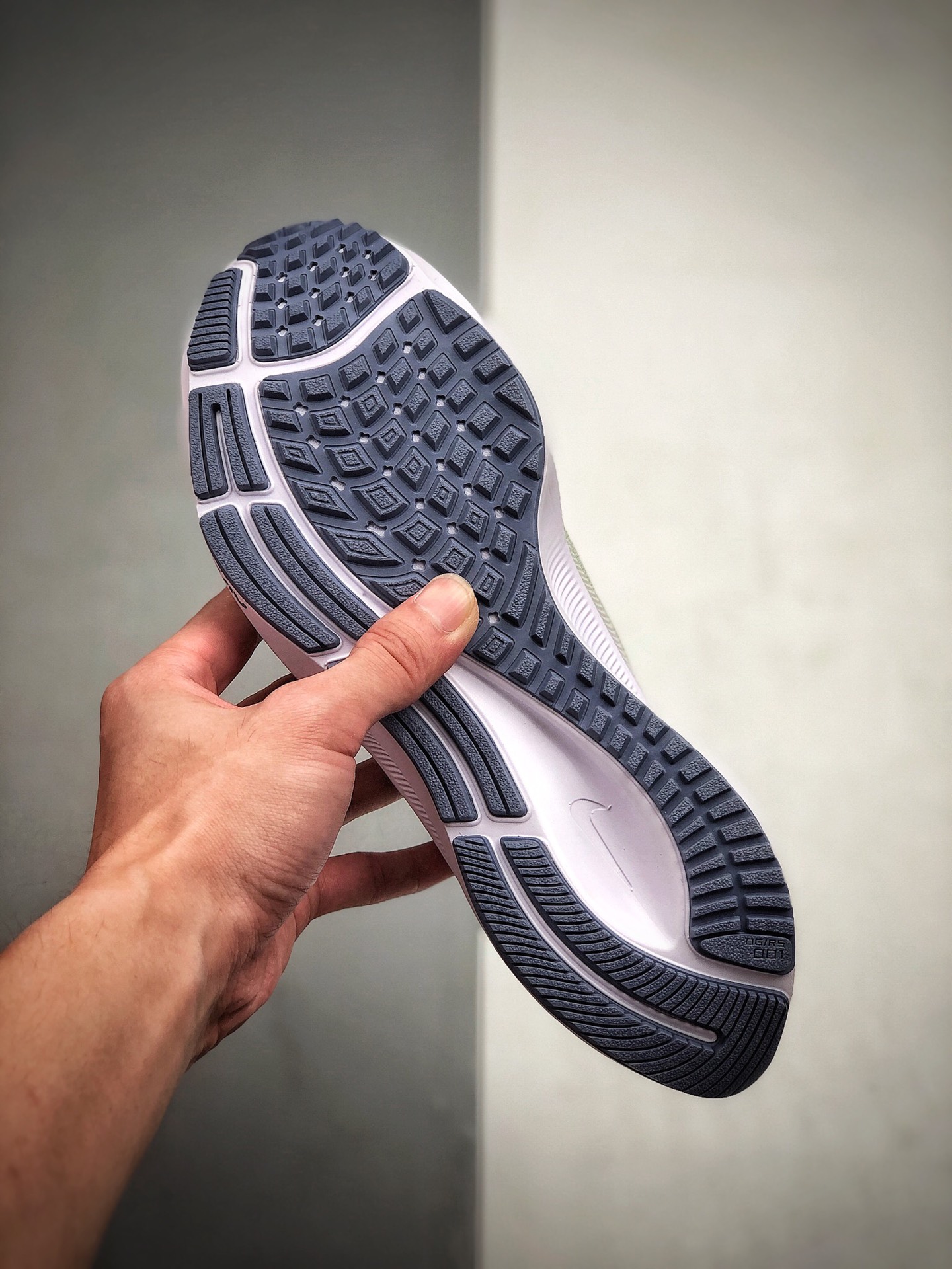 180 公司级耐克NIKE Zoom Pegasus 37 登月37代  透气缓震疾速跑鞋 BQ9647-008