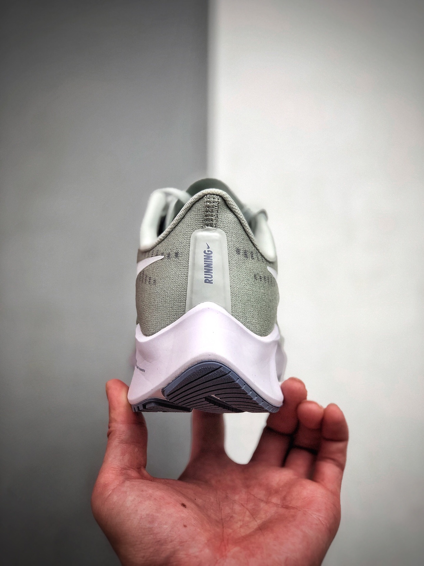 180 公司级耐克NIKE Zoom Pegasus 37 登月37代  透气缓震疾速跑鞋 BQ9647-008