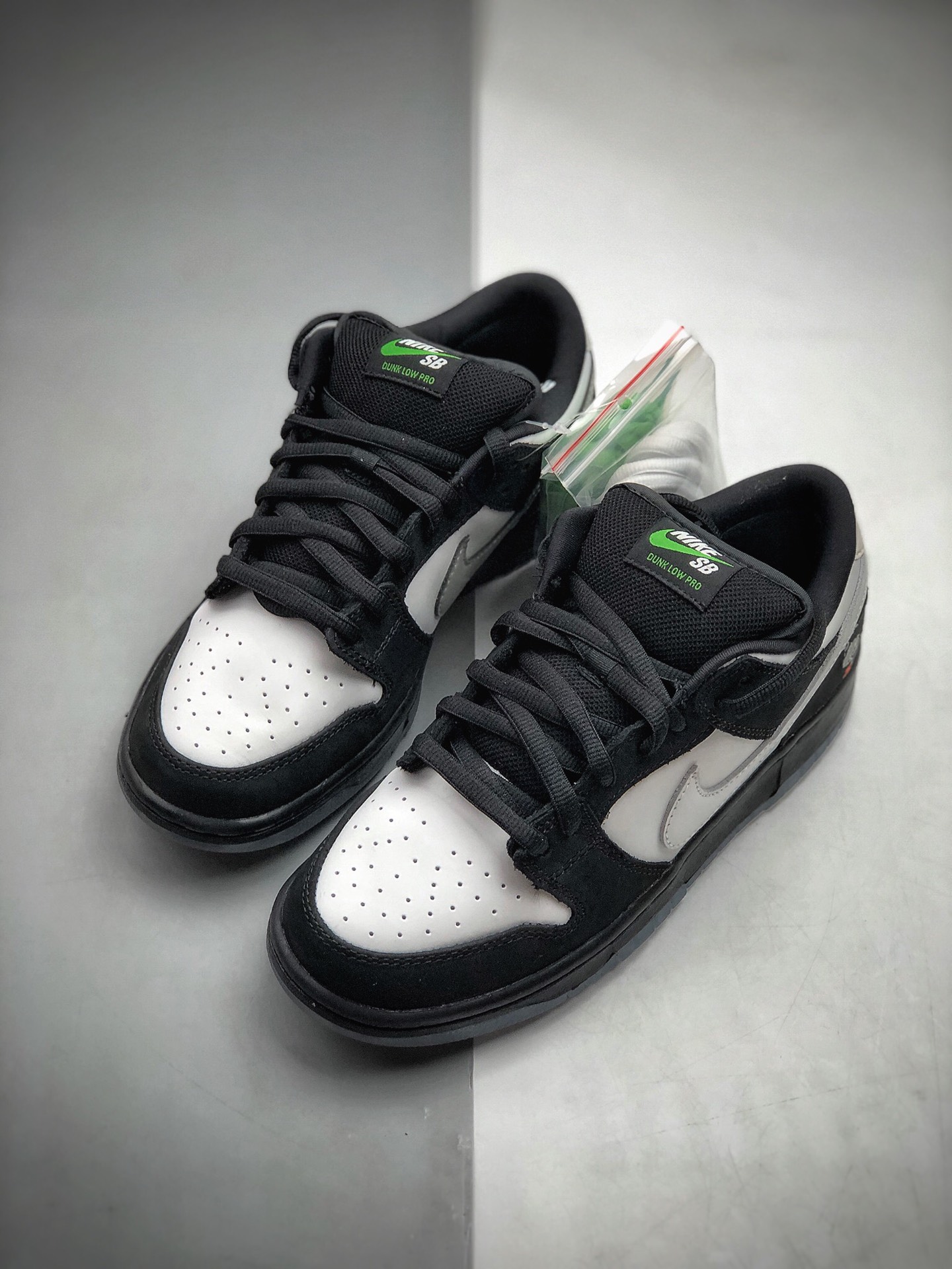 460 Jeff Staple x Nike SB Dunk Low ”Pigeon”扣篮系列低帮经典百搭休闲运动板鞋“黑白熊猫鸽子”BV1310-013