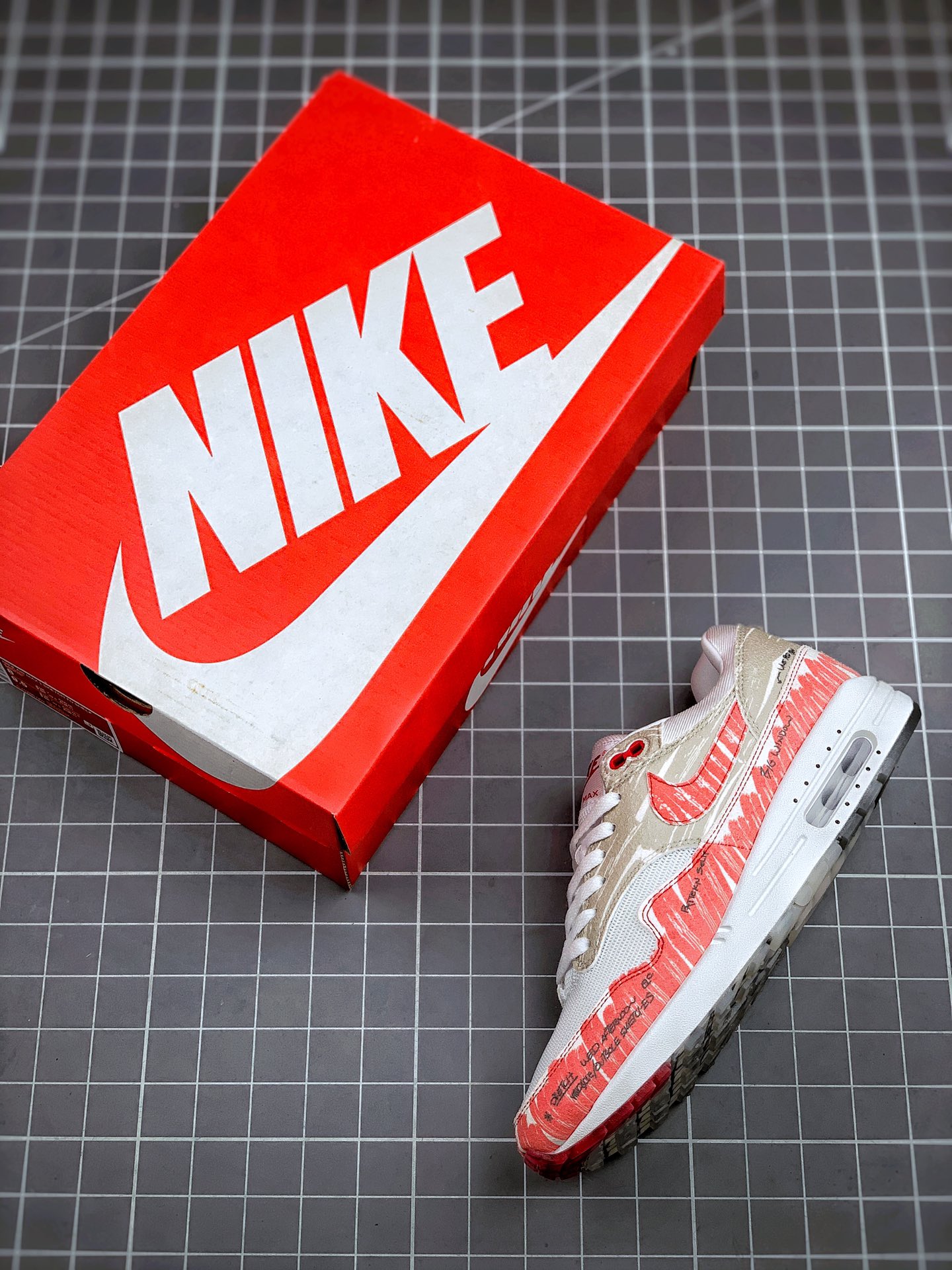 200 Air Max 1 Sketch To Shelf “Schematic”白红线条 手稿  CJ4286-101
