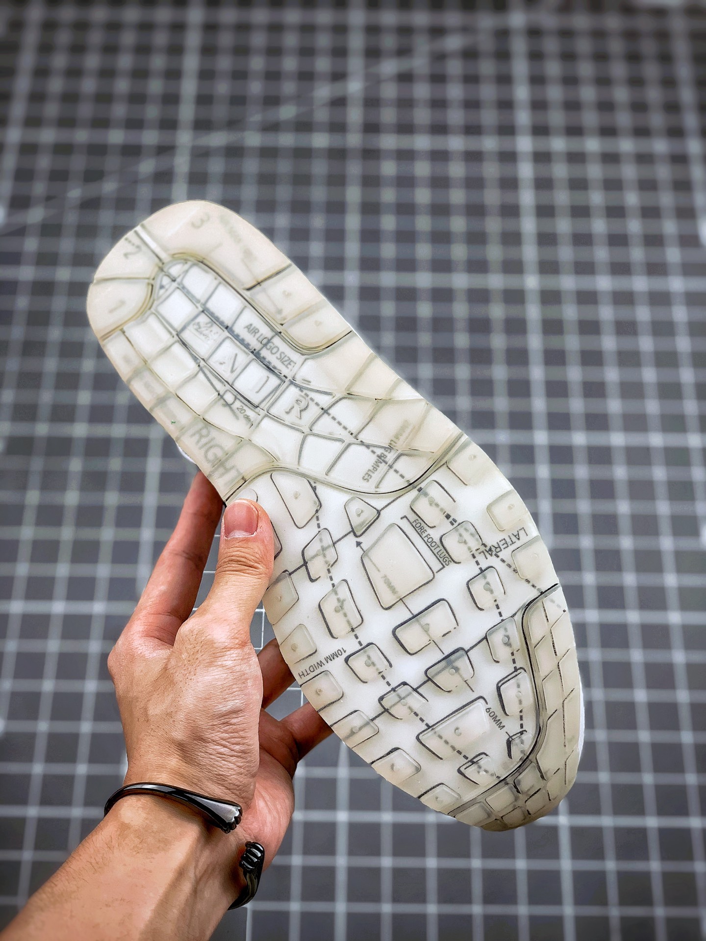 200 Air Max 1 Sketch To Shelf “Schematic”黑白线条 CJ4286-100