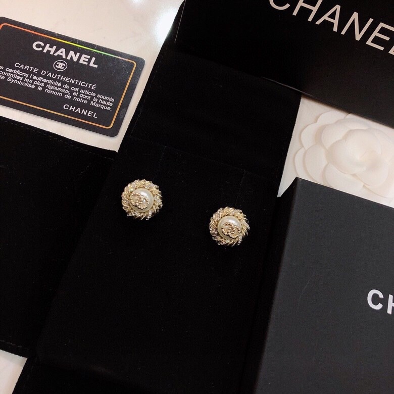 Chanel 香奈儿小香耳钉❤时髦配饰，款式好还不够，细节完胜才算真厉害！个性又精致