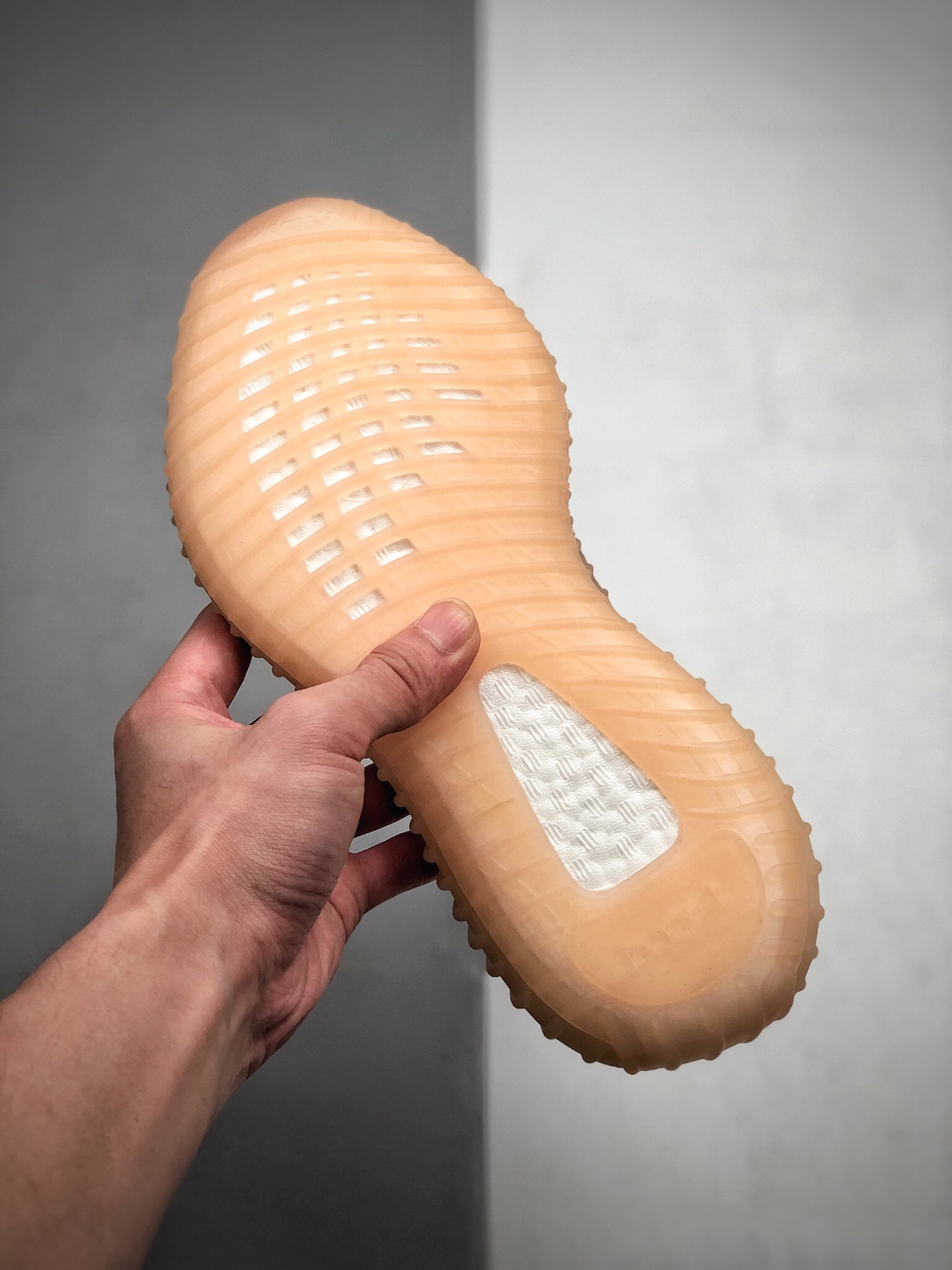 330  Yeezy 350V2  侃爷椰子350新配色  货号：FV5666