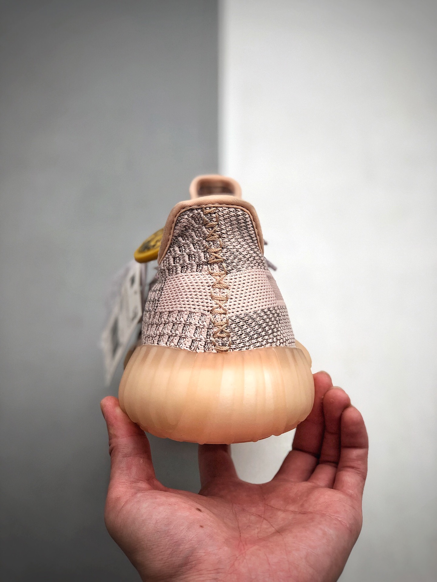 330  Yeezy 350V2  侃爷椰子350新配色  货号：FV5666