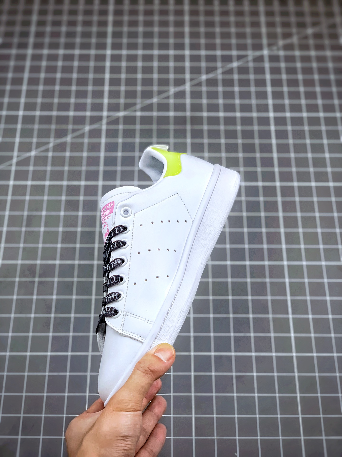 180 Stan Smith  x  FIORUCCI 史密斯联名 诞生于上个世纪 60 年代的知名潮流品牌 货号：EG5152