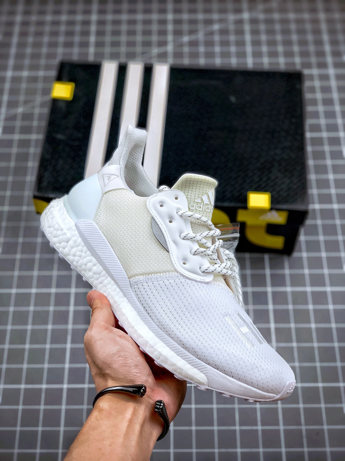 200  Pharrell x Solar Hu Glide 菲董大颗粒软爆休闲运动跑步鞋EF2378 EG7788
