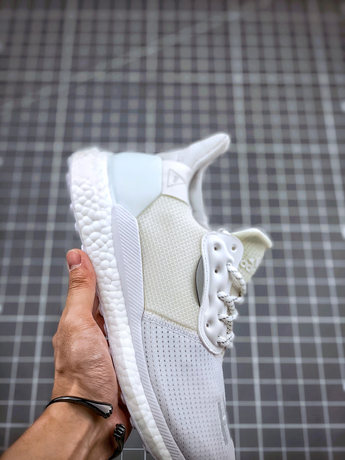 200  Pharrell x Solar Hu Glide 菲董大颗粒软爆休闲运动跑步鞋EF2378 EG7788