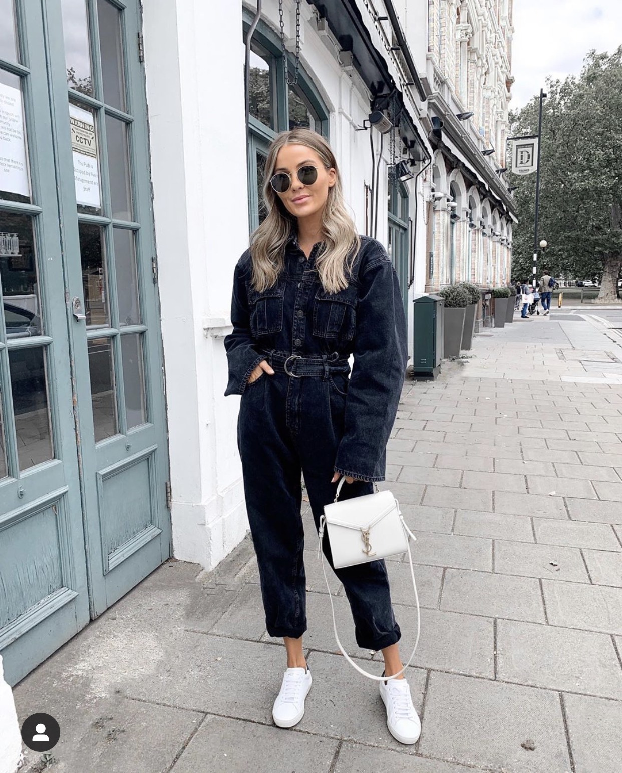 YSL 𝐂𝐚𝐬𝐬𝐚𝐧𝐝𝐫𝐚 Mini 20CM 鱼子酱纹手拎包 602716白色/金扣