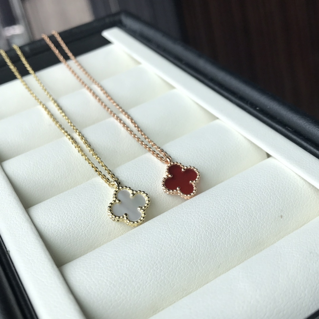 Cartier 樊家 银版小号单花项链 双线条logo 完美卡地亚链身细节对版 你们猜猜 这个做了多久 从去年做到现在