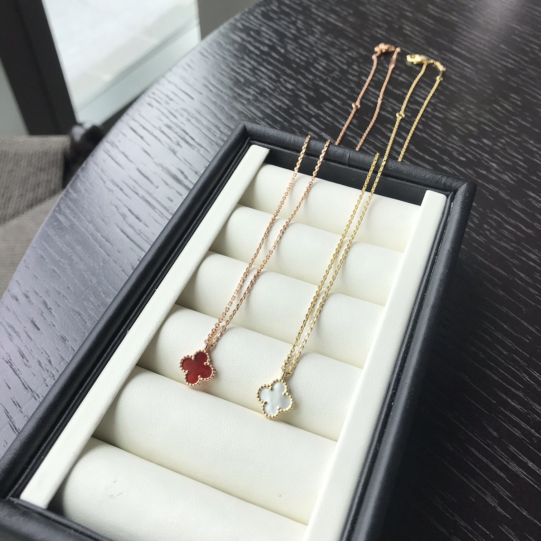 Cartier 樊家 银版小号单花项链 双线条logo 完美卡地亚链身细节对版 你们猜猜 这个做了多久 从去年做到现在