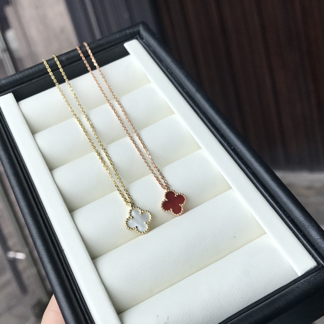 Cartier 樊家 银版小号单花项链 双线条logo 完美卡地亚链身细节对版 你们猜猜 这个做了多久 从去年做到现在