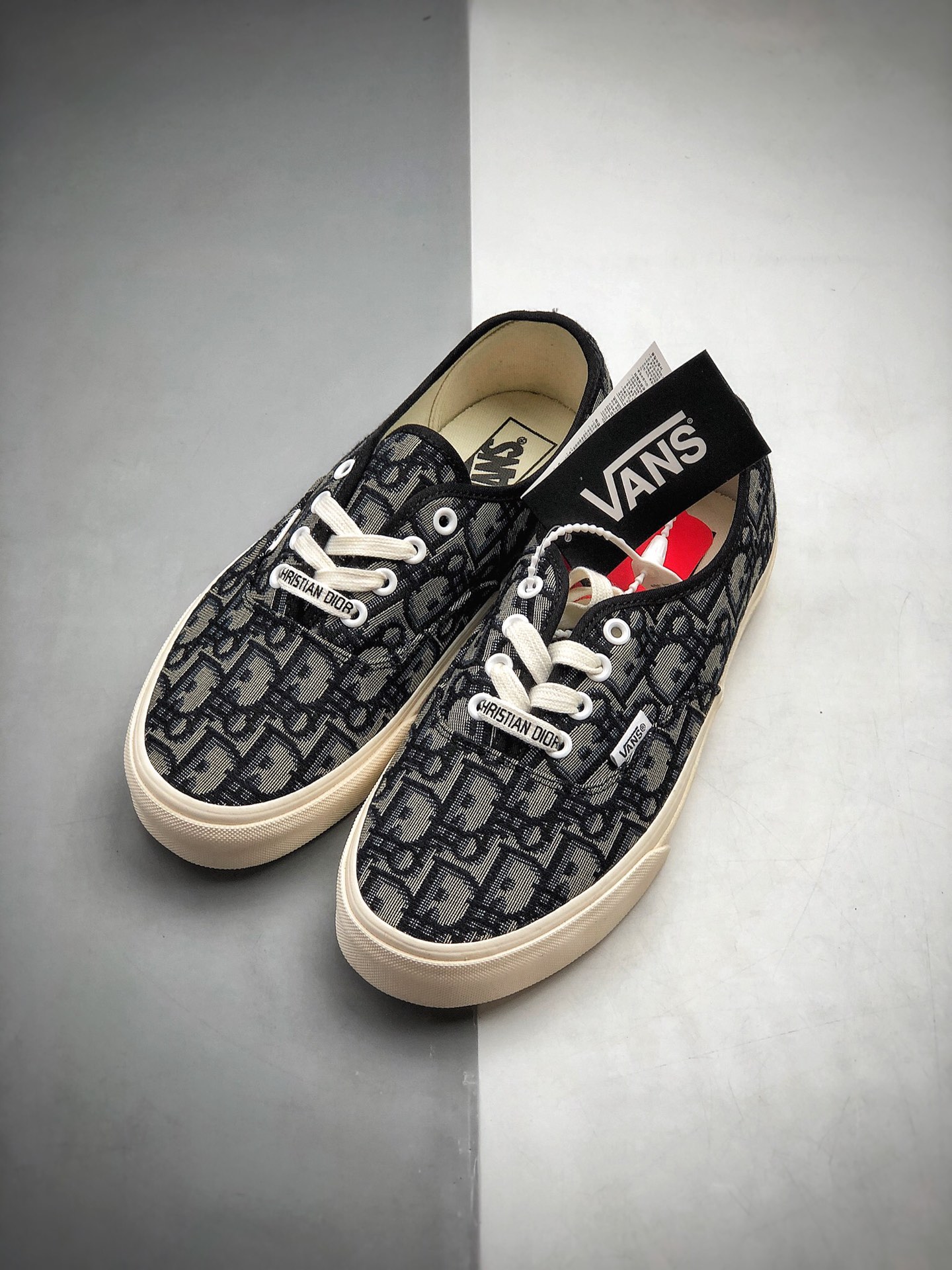 140 2020ss高奢品牌-迪奥Dior x Vans Vault OG Authentic Era LX”Christian Dior”高端支线低帮百搭休闲帆布硫化板鞋