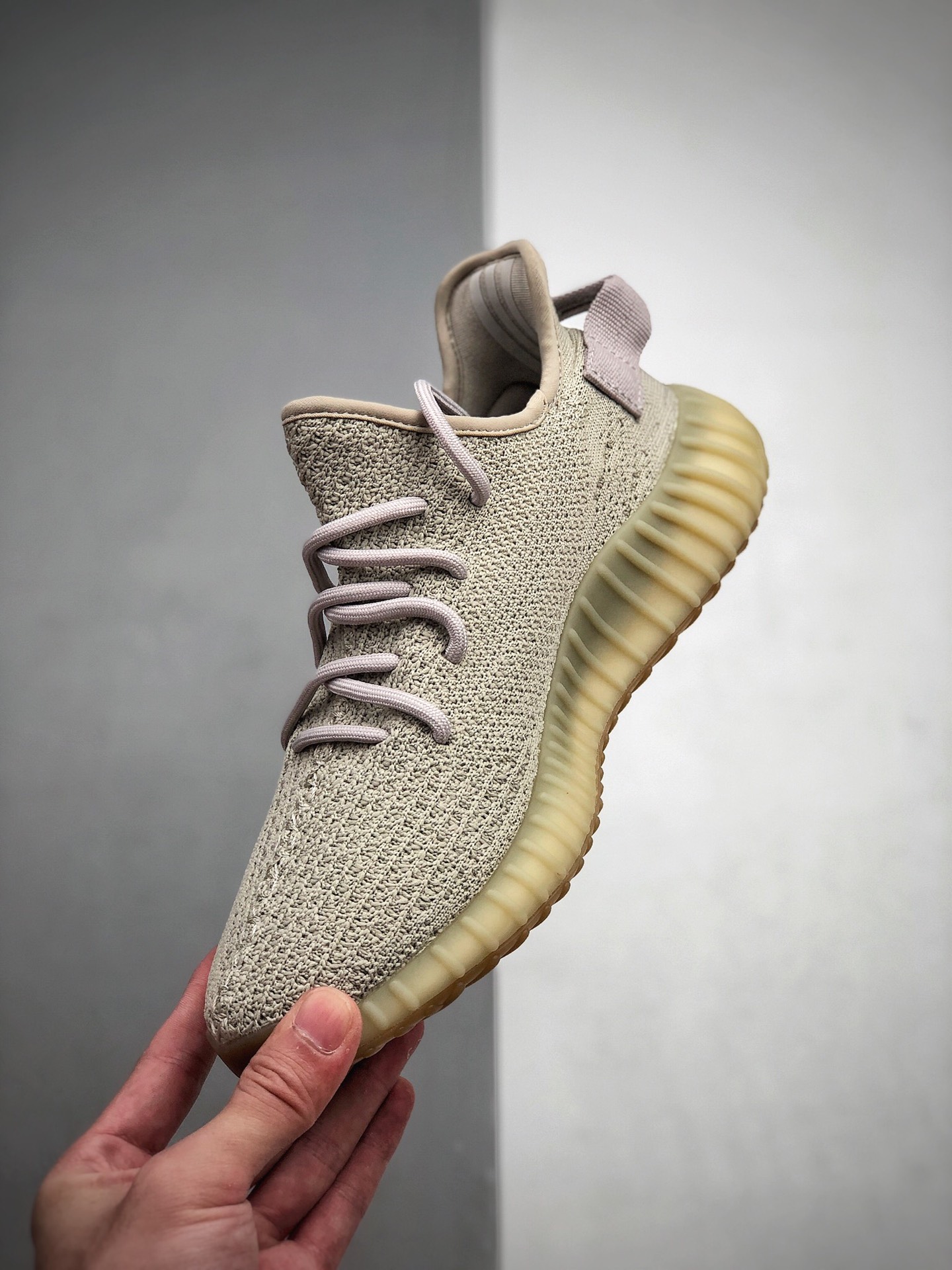 150 Adidas Yeezy Boost 350 V2 椰子系列/芝麻 侃爷最新力作 缓震爆米花大底 货号：F99710